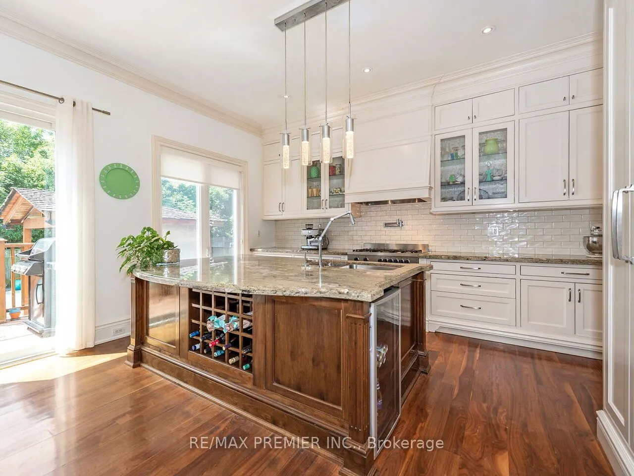 35 Yorkdale Crescent