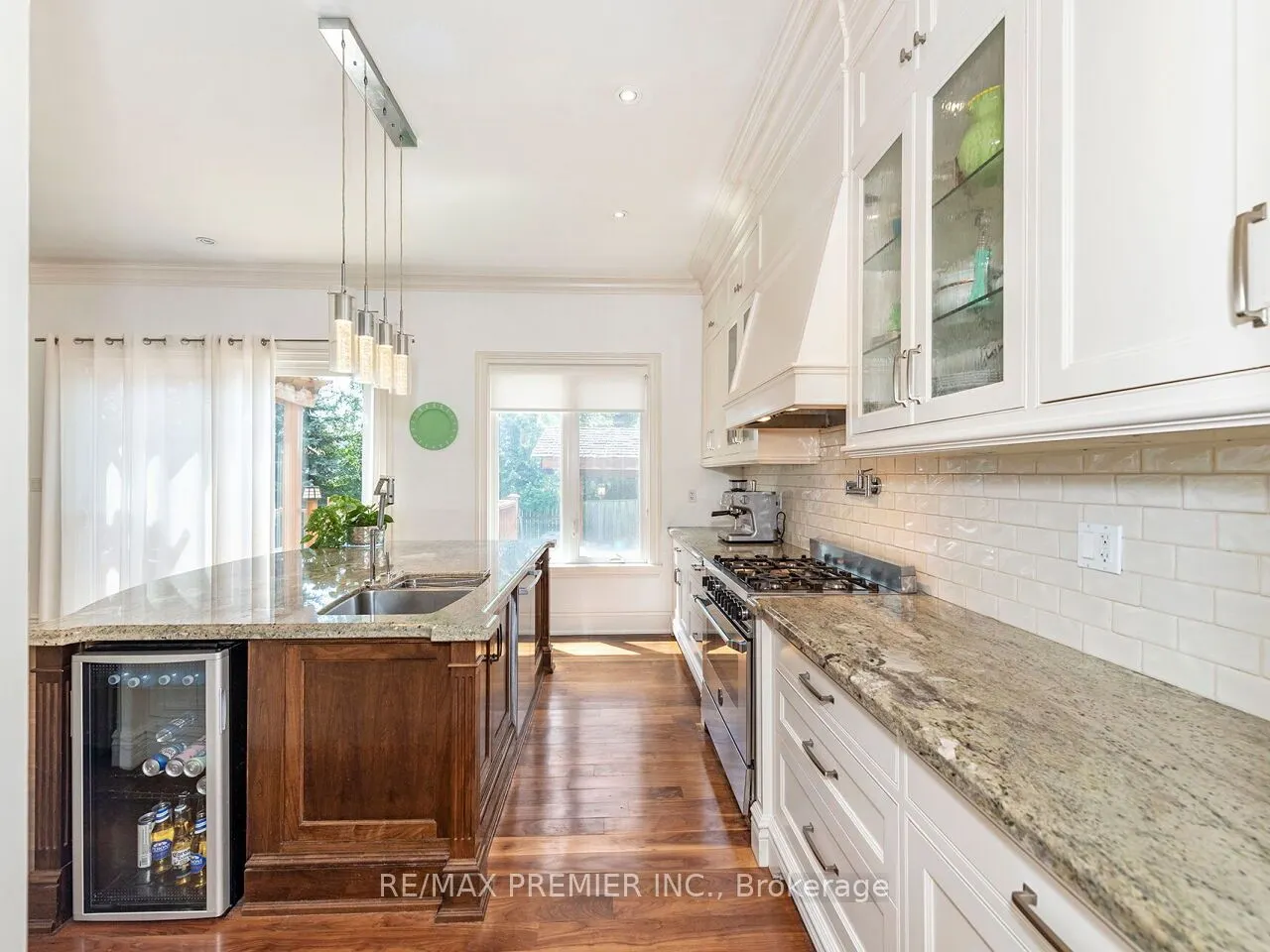 35 Yorkdale Crescent