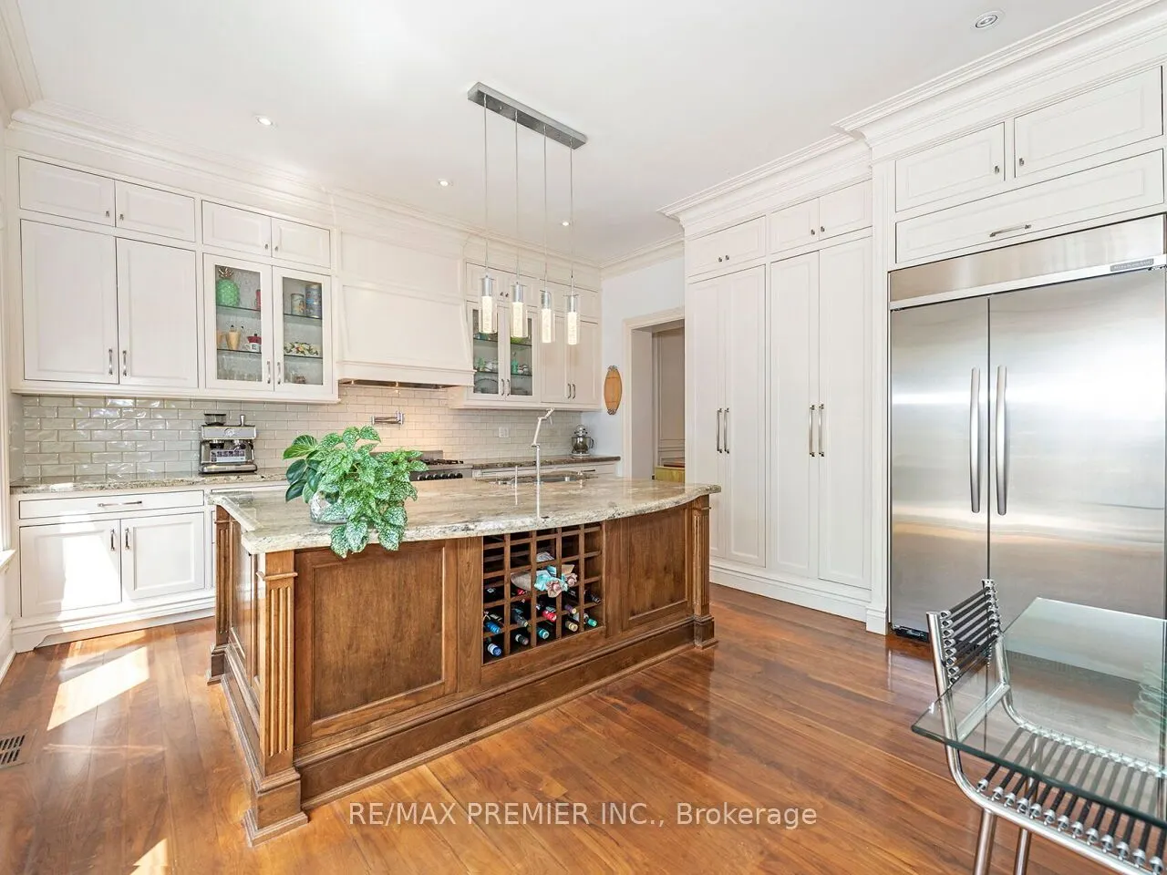 35 Yorkdale Crescent