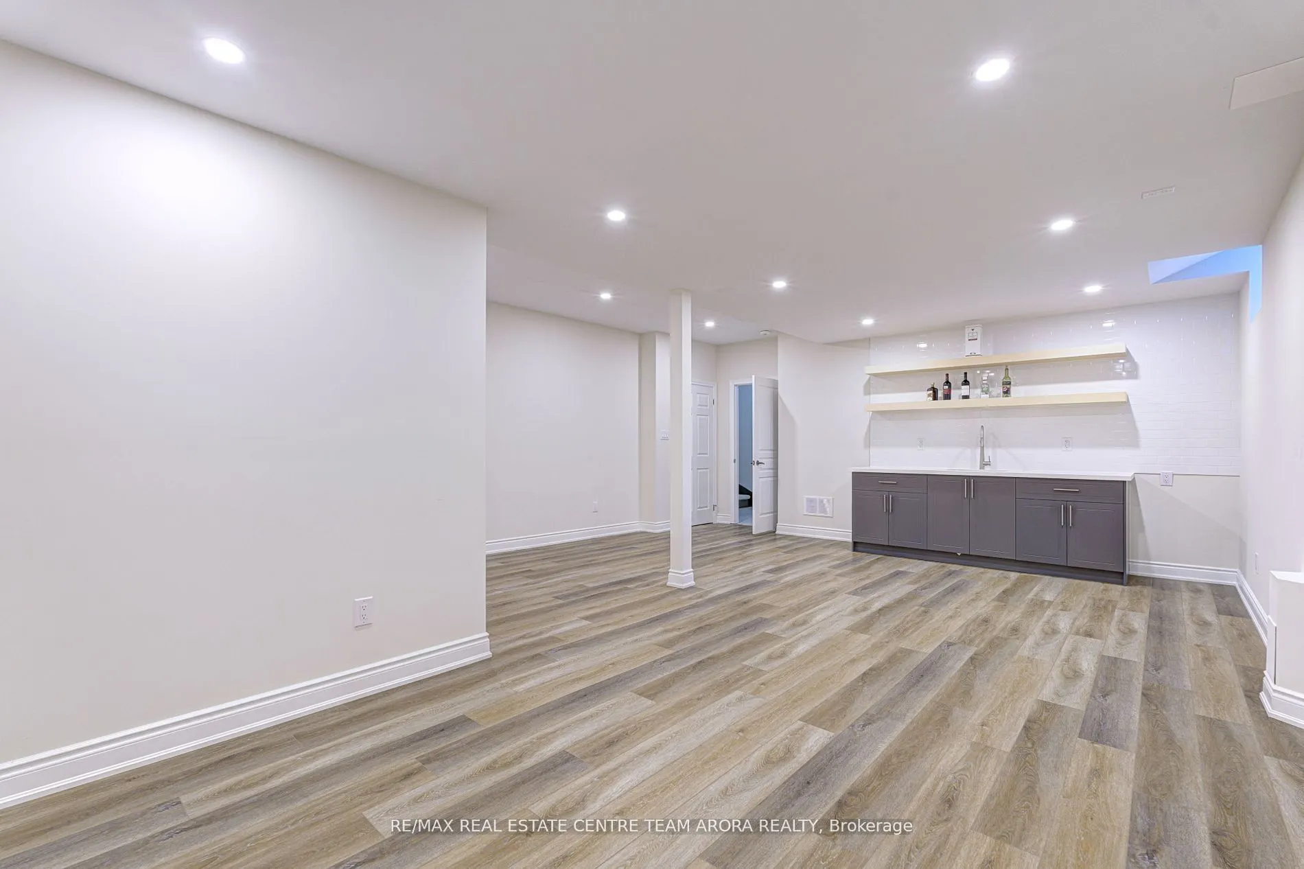 18 Deanston Court