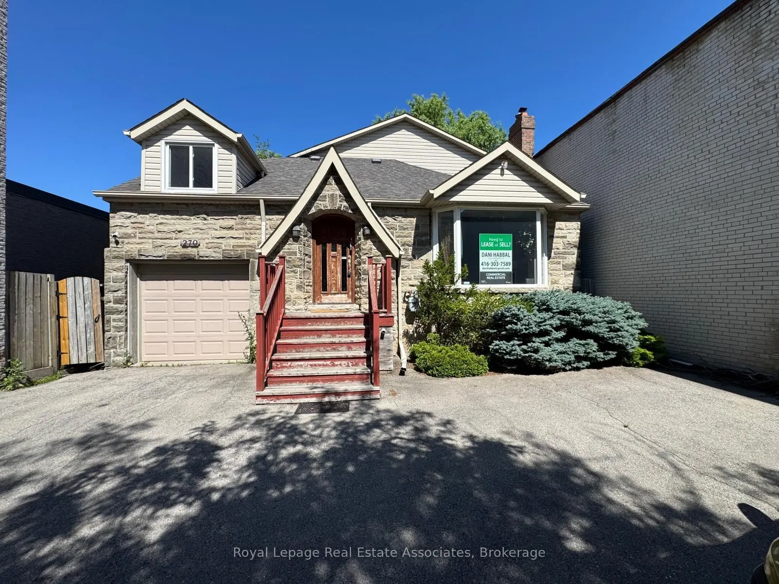 270 Lakeshore Road E