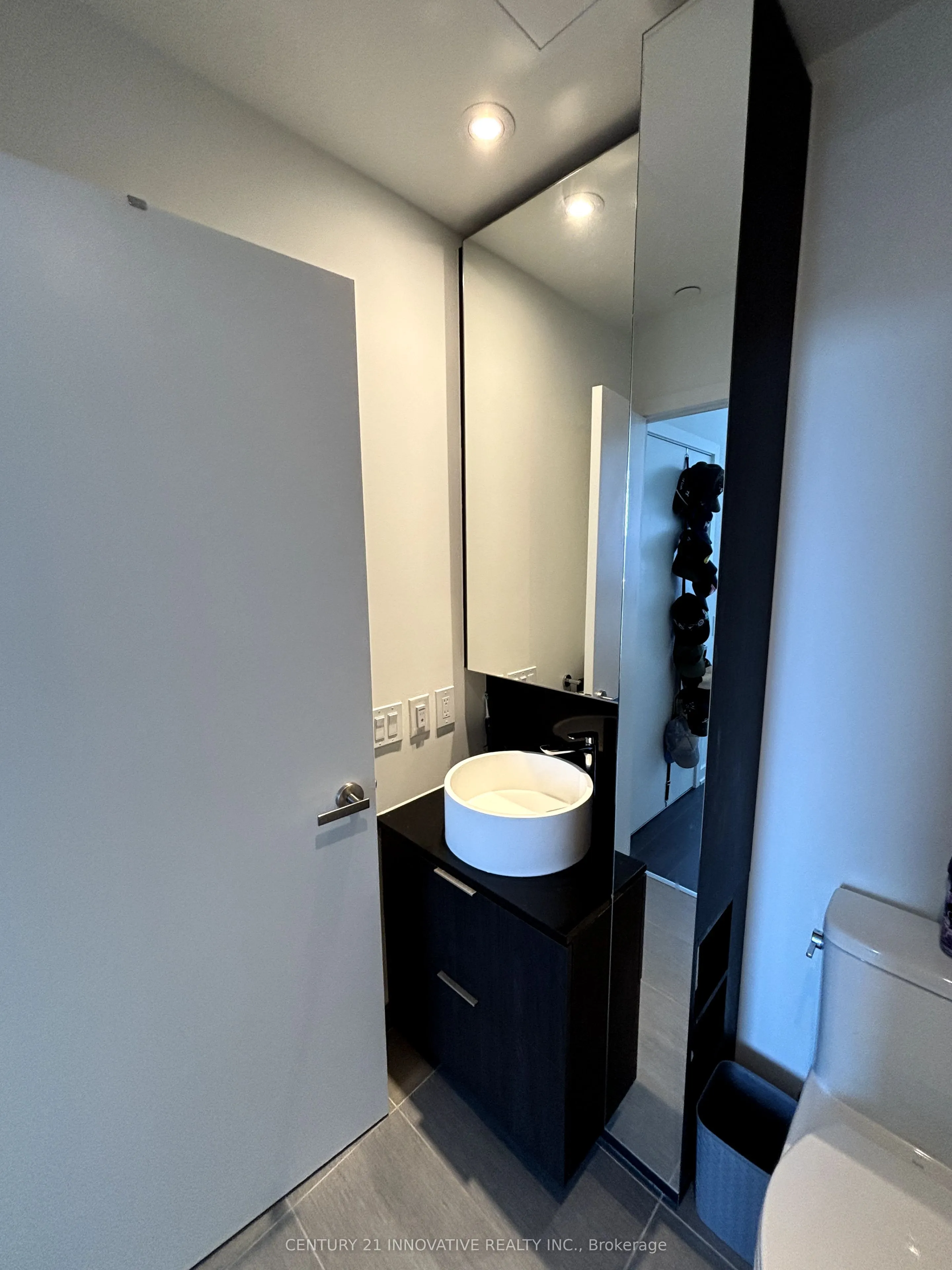 28 Ann Street, #813