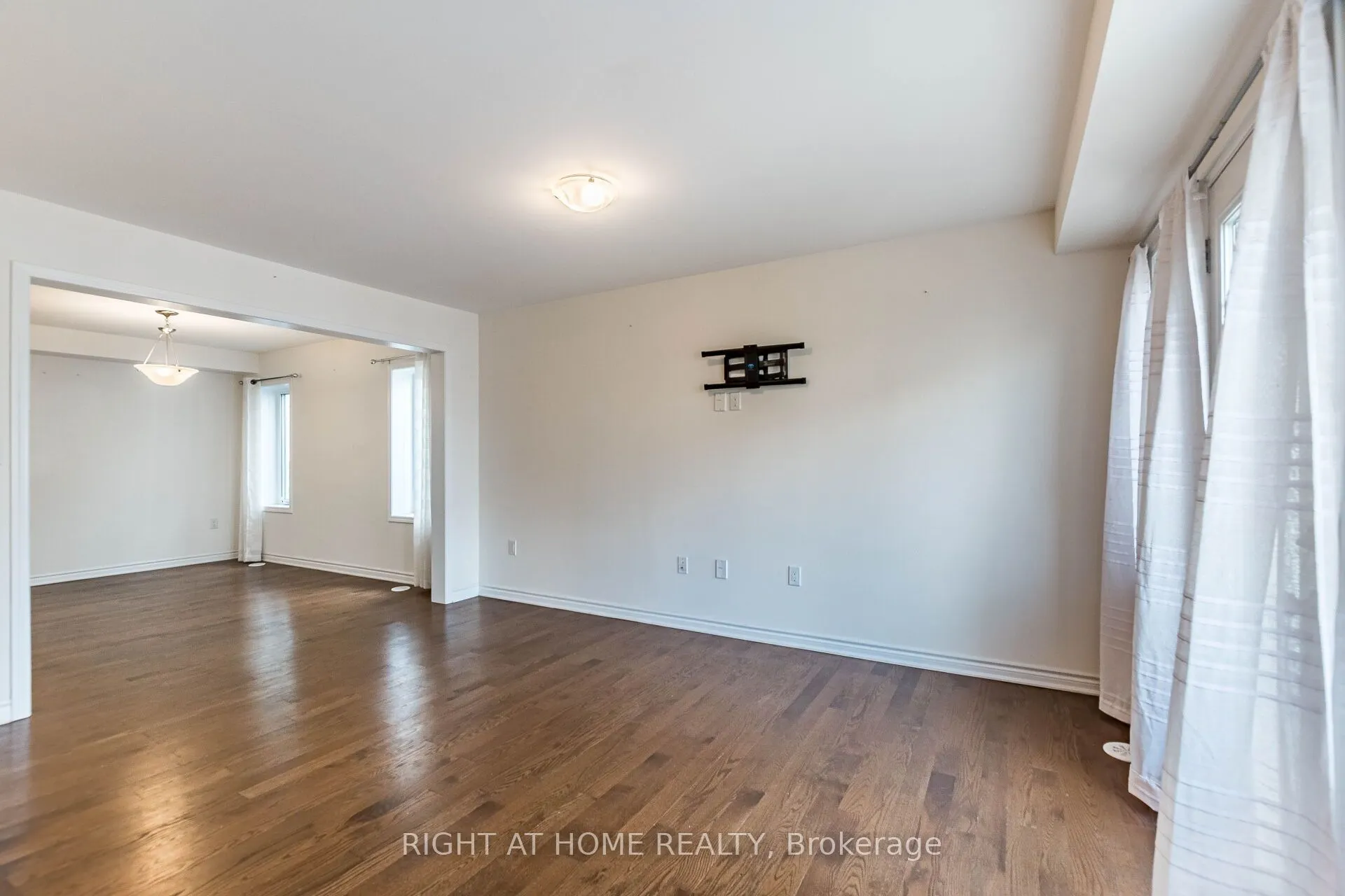 1000 Asleton Boulevard, #98