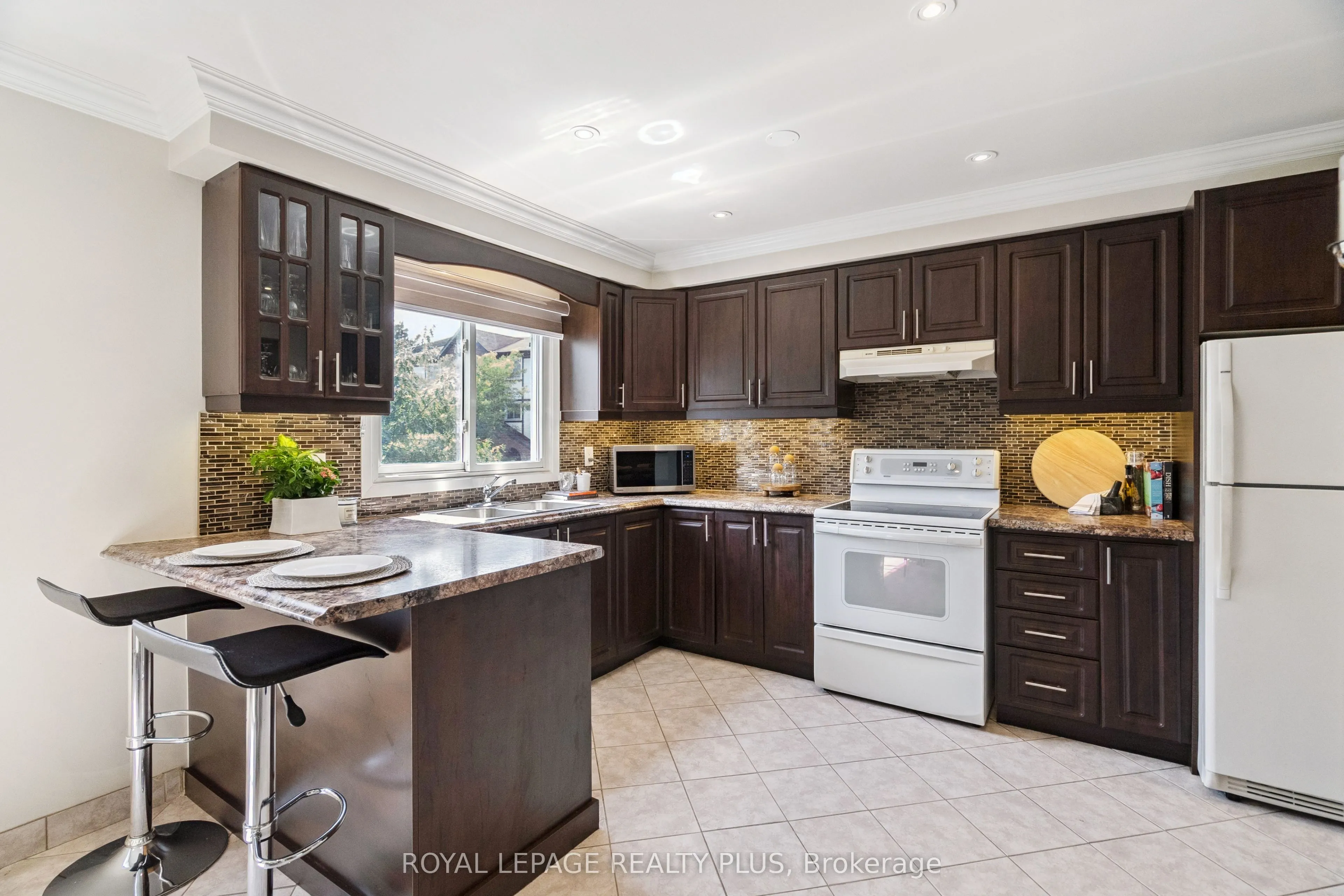 1755 Rathburn Road E, #76