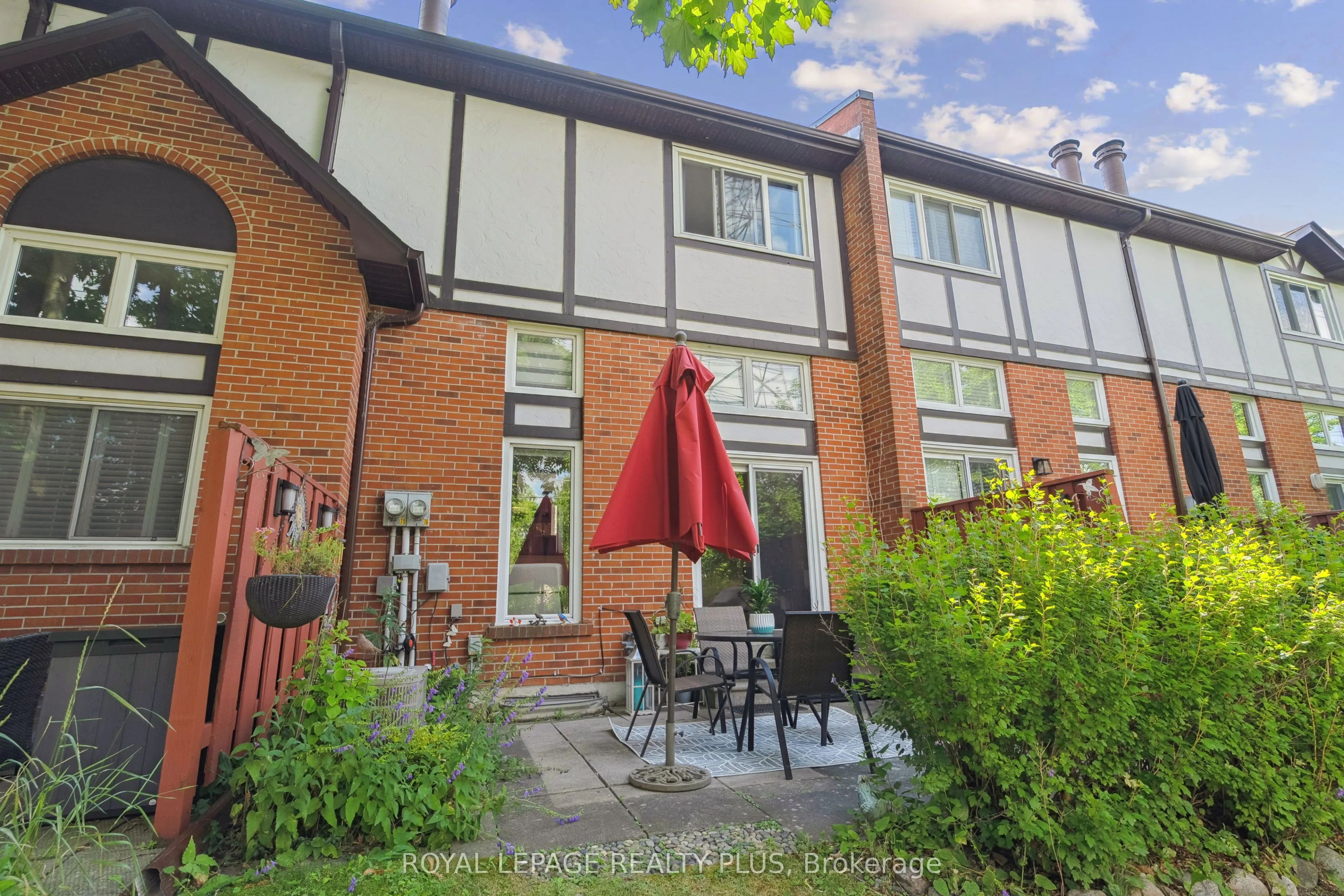 1755 Rathburn Road E, #76