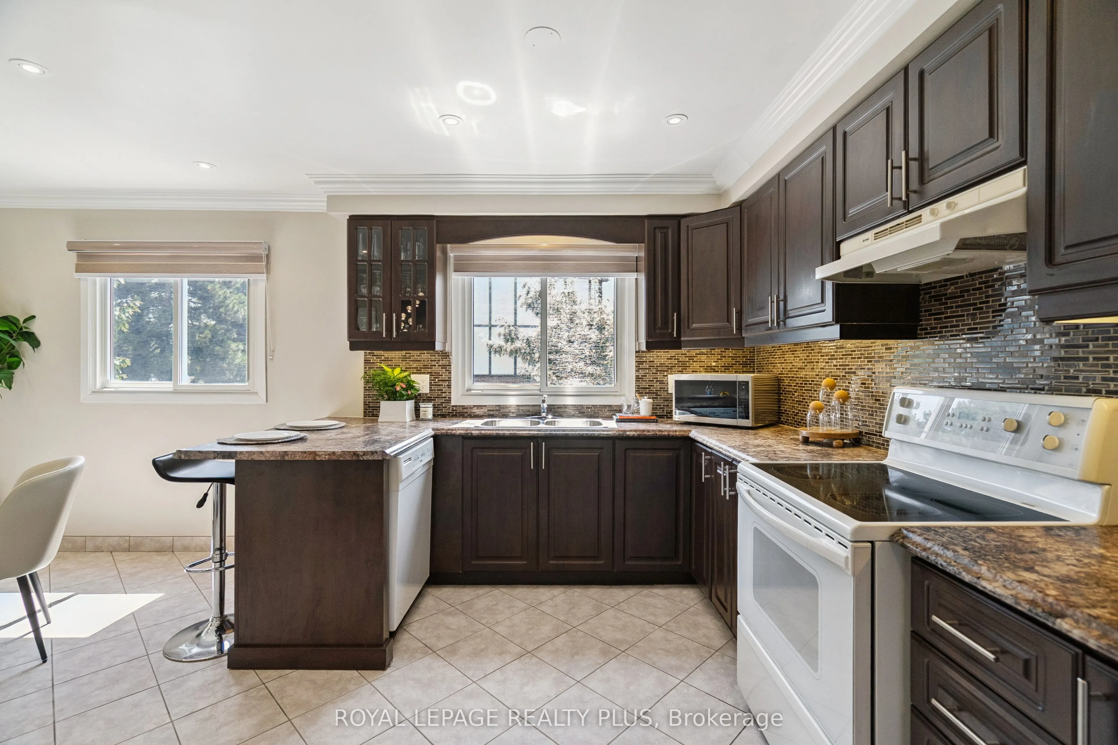 1755 Rathburn Road E, #76