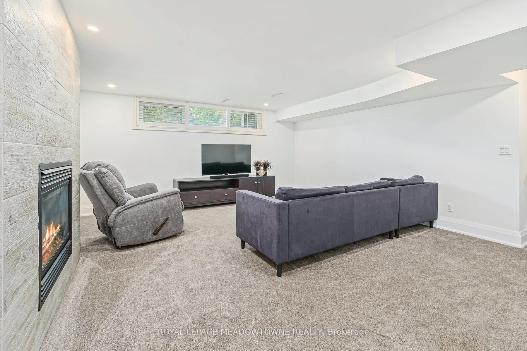 113 Irwin Crescent