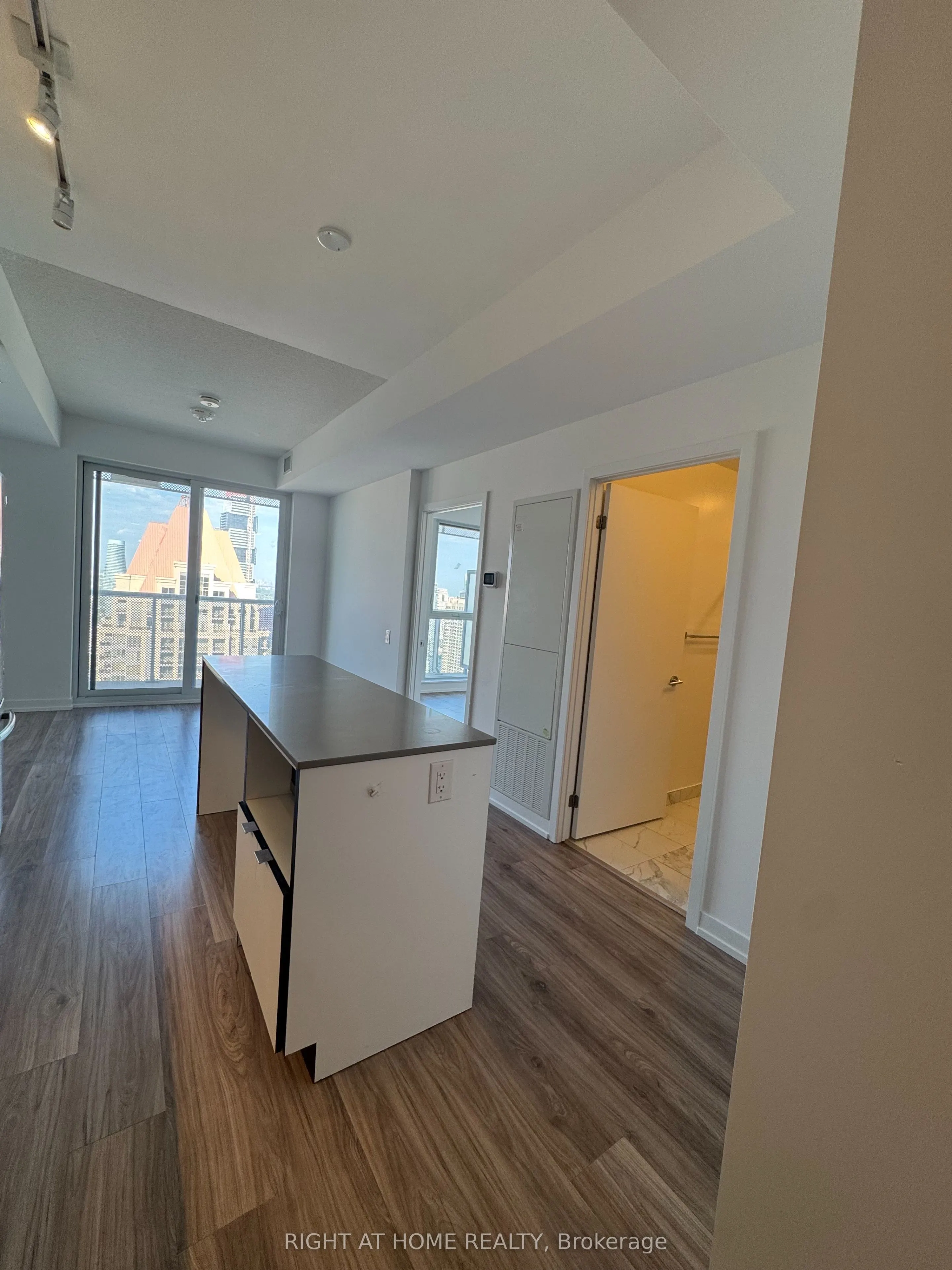 4065 CONFEDERATION Parkway, #3106