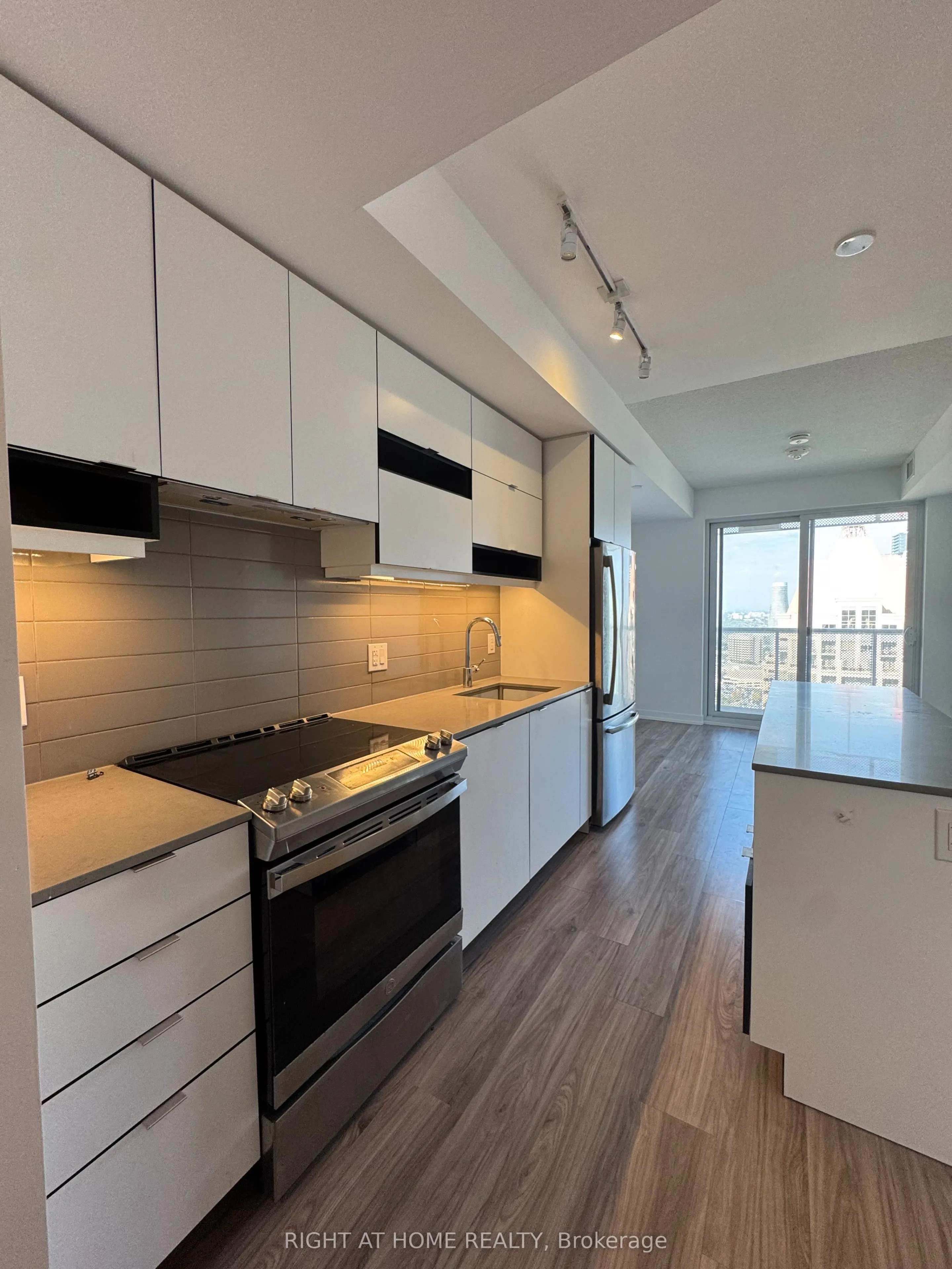 4065 CONFEDERATION Parkway, #3106