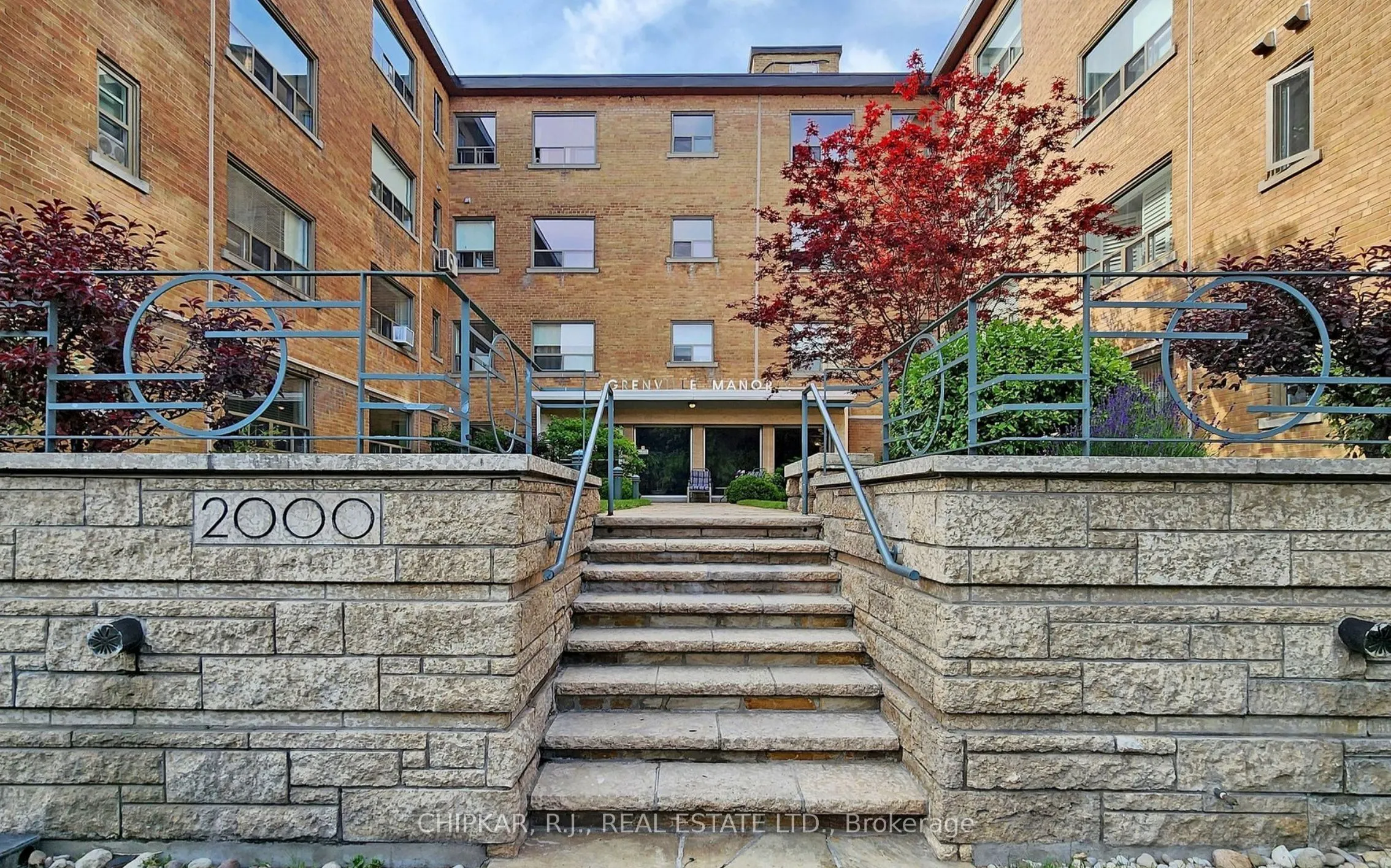 2000 Bloor Street W, #315
