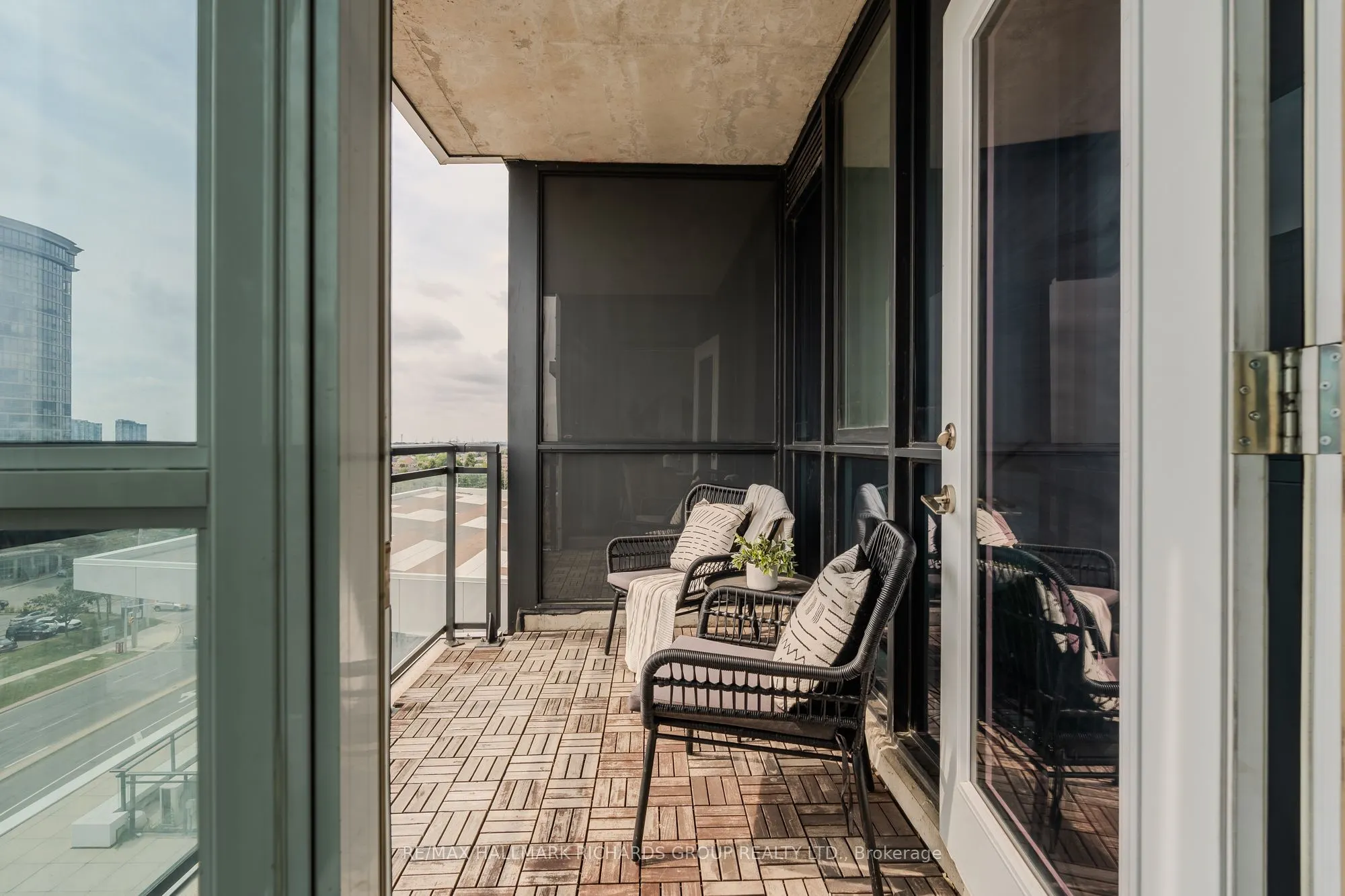 55 Eglinton Avenue W, #708