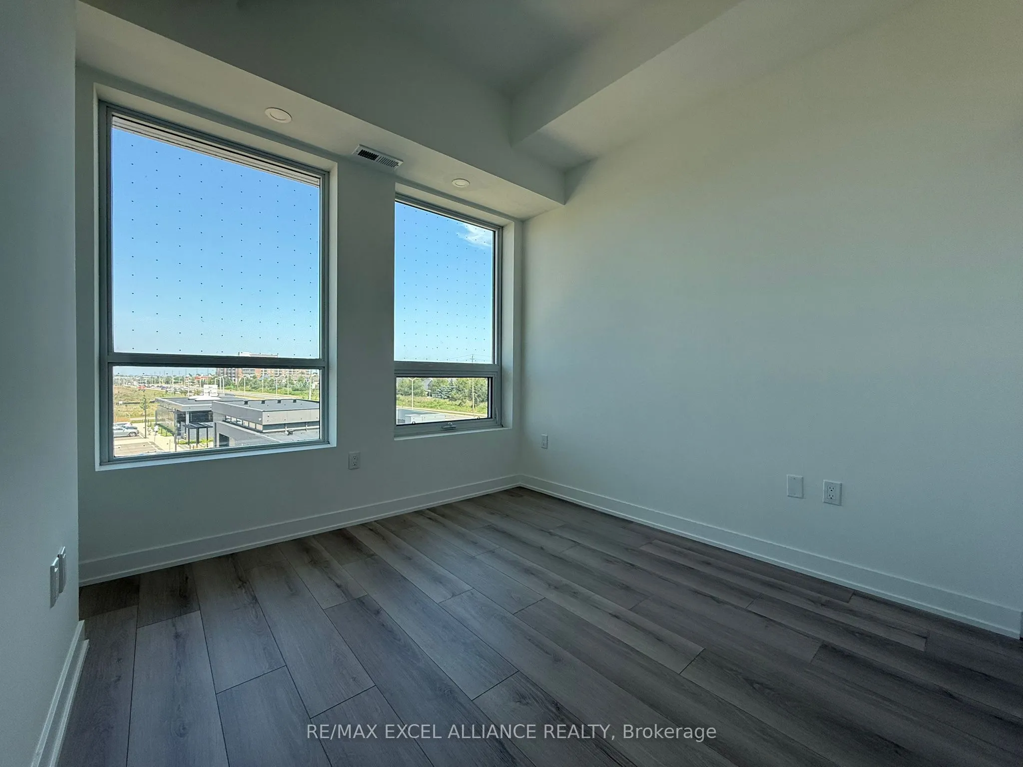 1005 Dundas Street E, #544