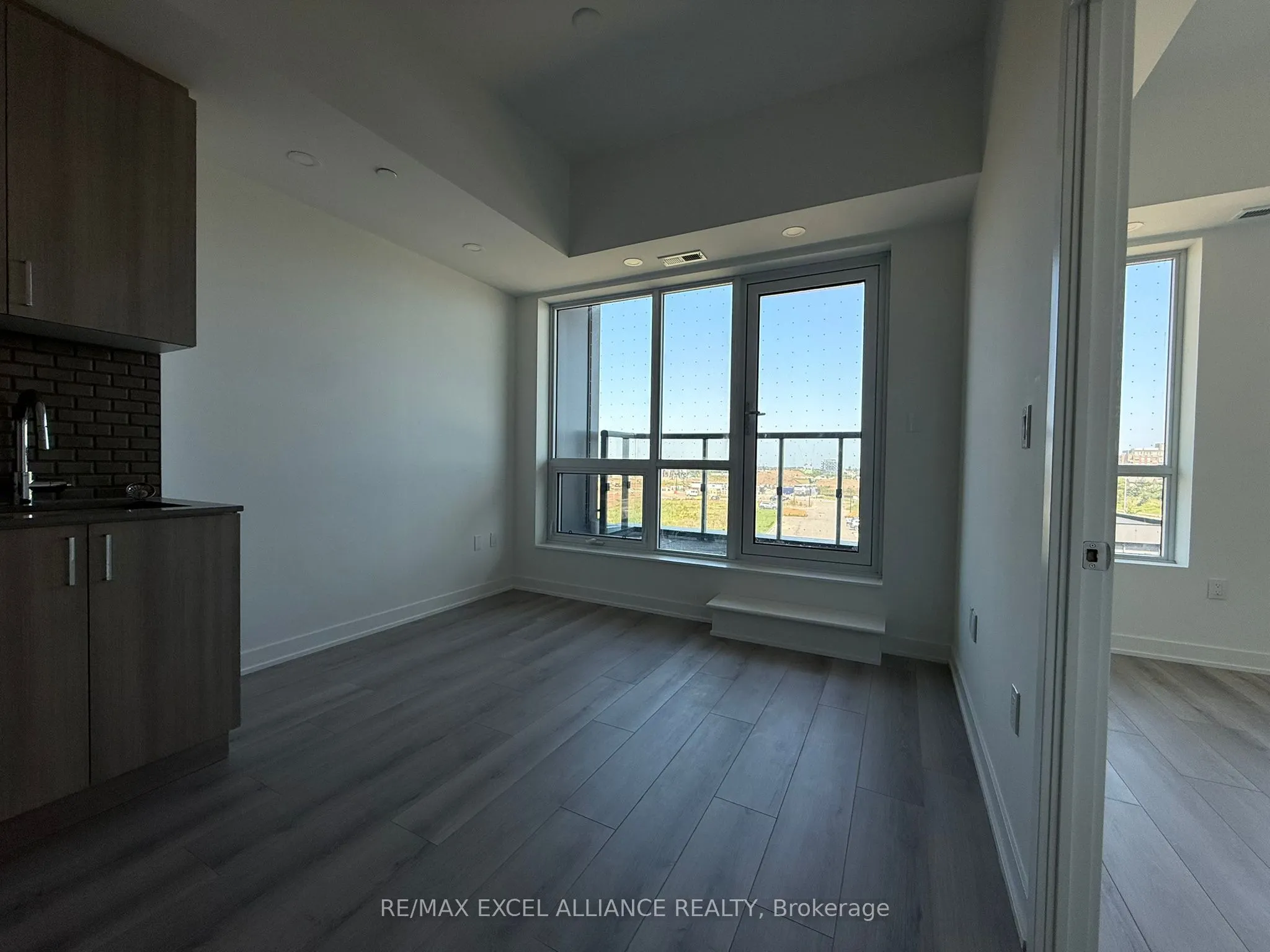 1005 Dundas Street E, #544