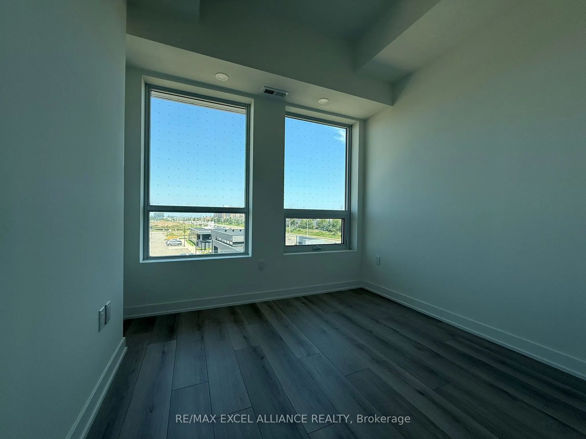 1005 Dundas Street E, #544