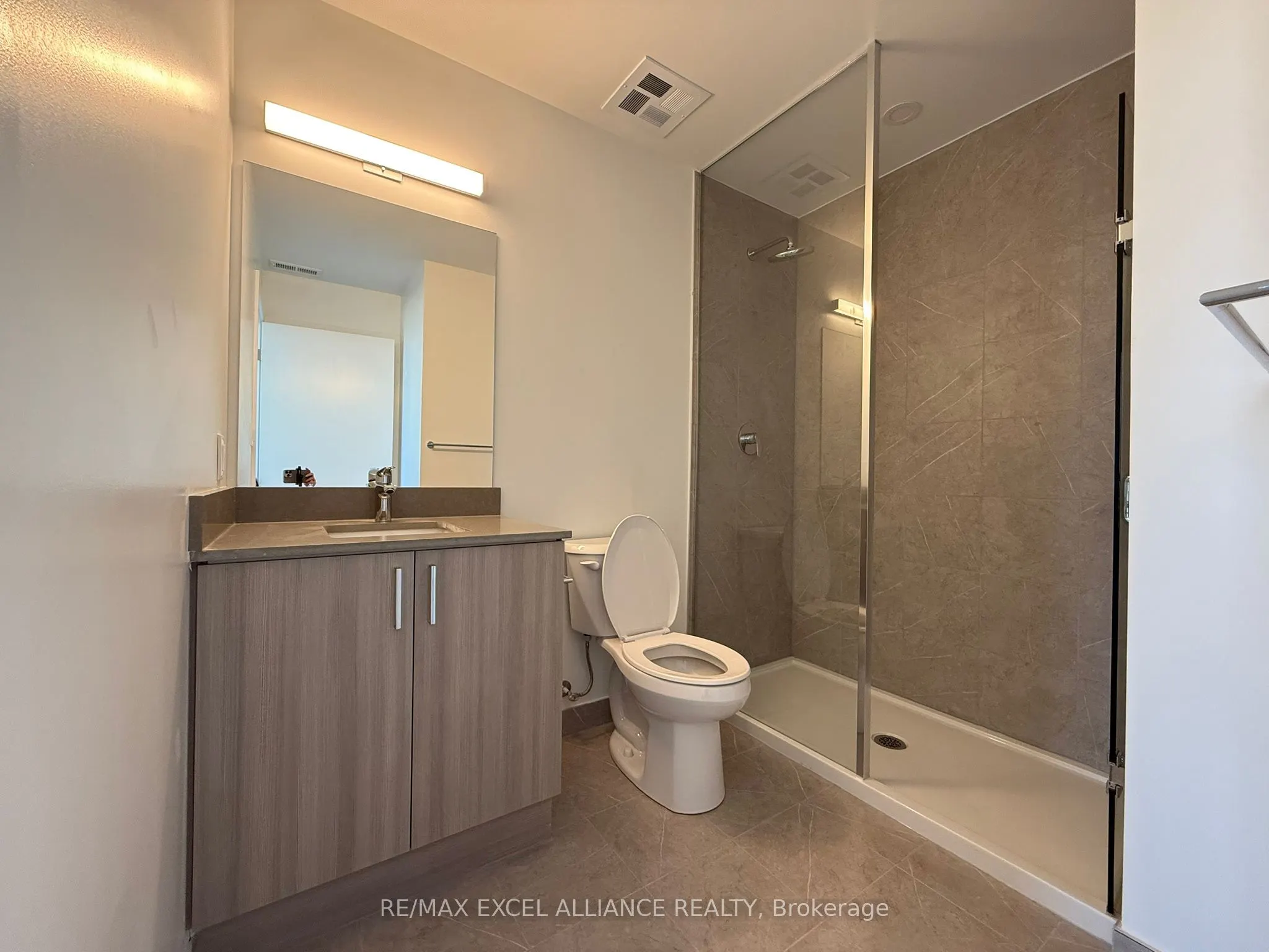 1005 Dundas Street E, #544