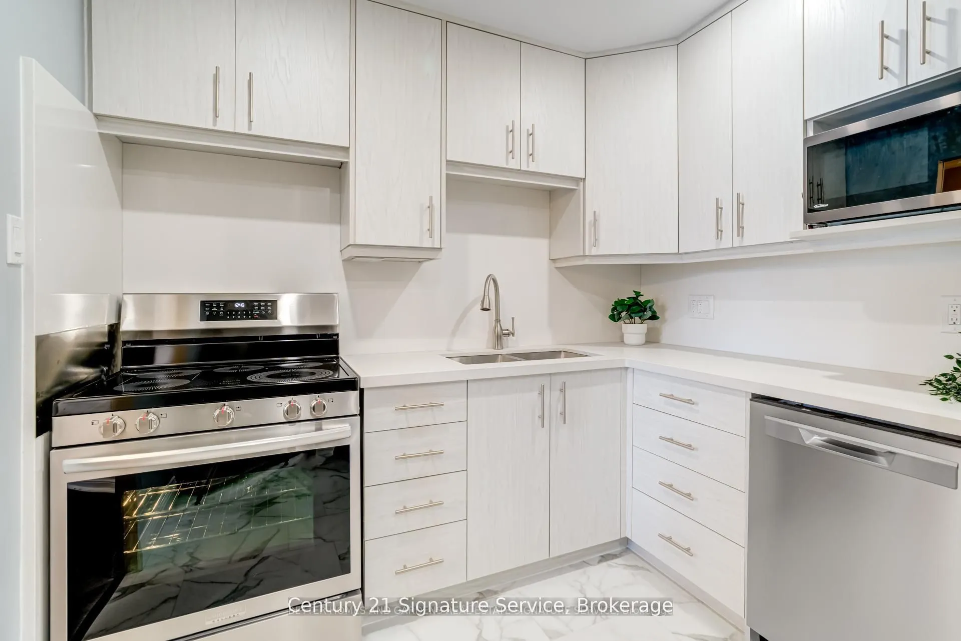 2001 Bonnymede Drive, #15
