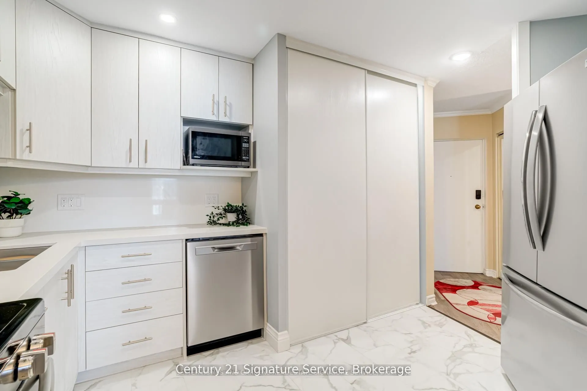 2001 Bonnymede Drive, #15