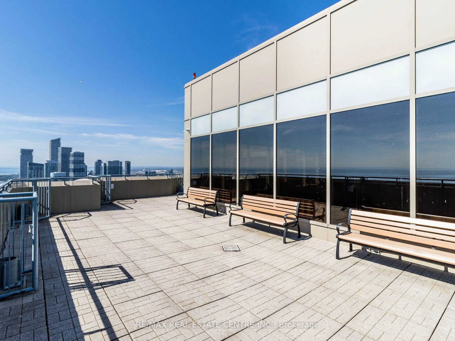 1 Palace Pier Court, #2407