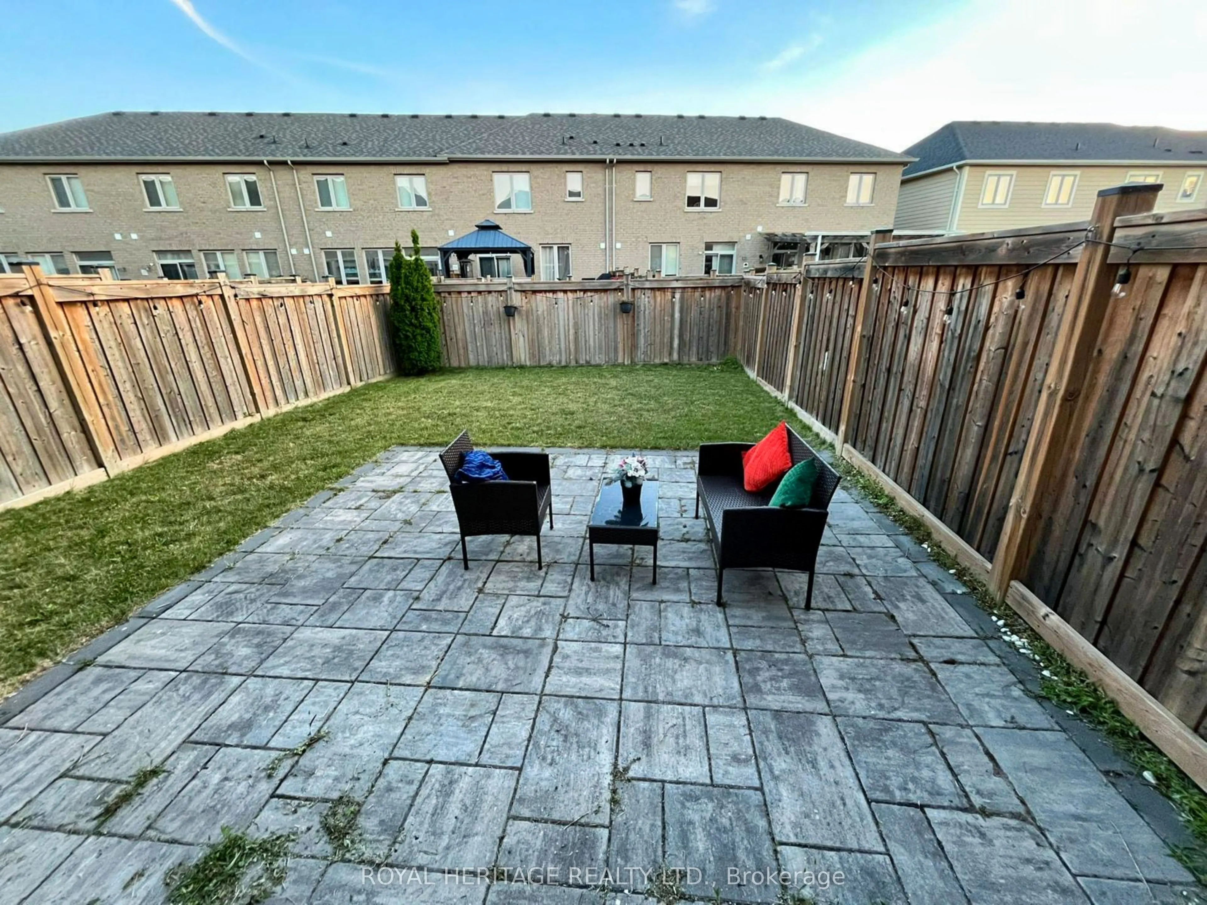 114 Hanson Crescent