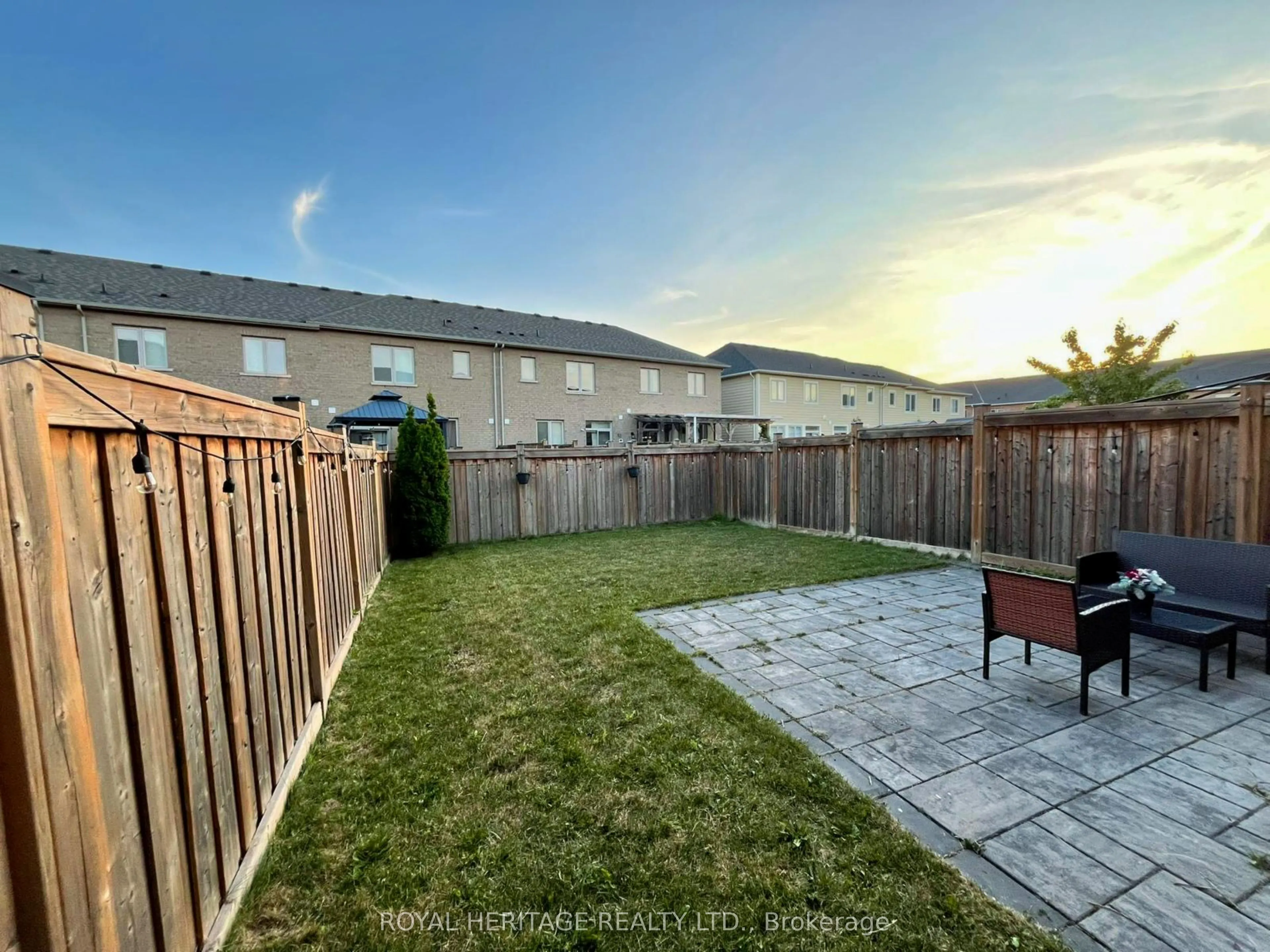 114 Hanson Crescent