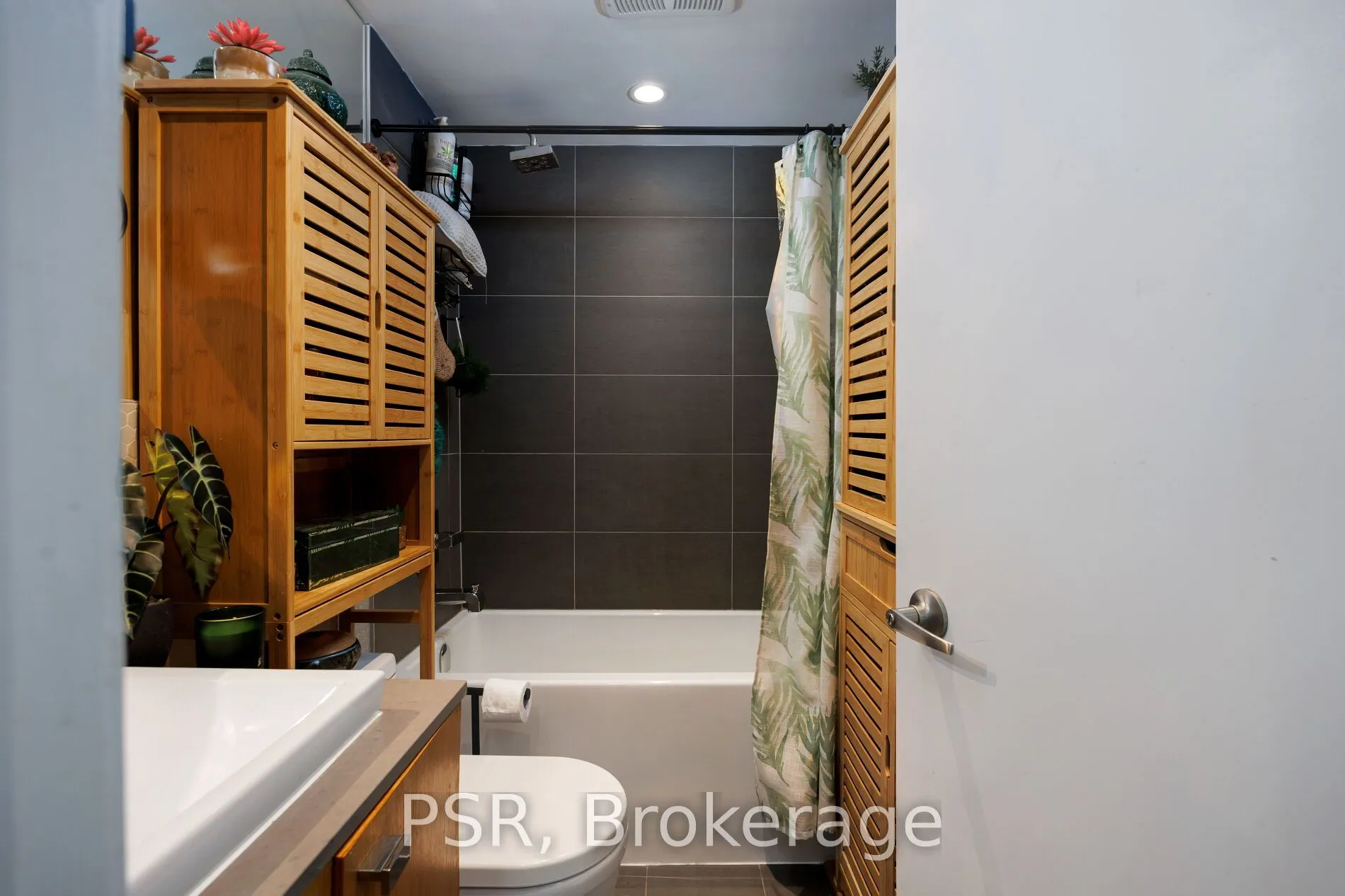 51 Lady Bank Road, #203
