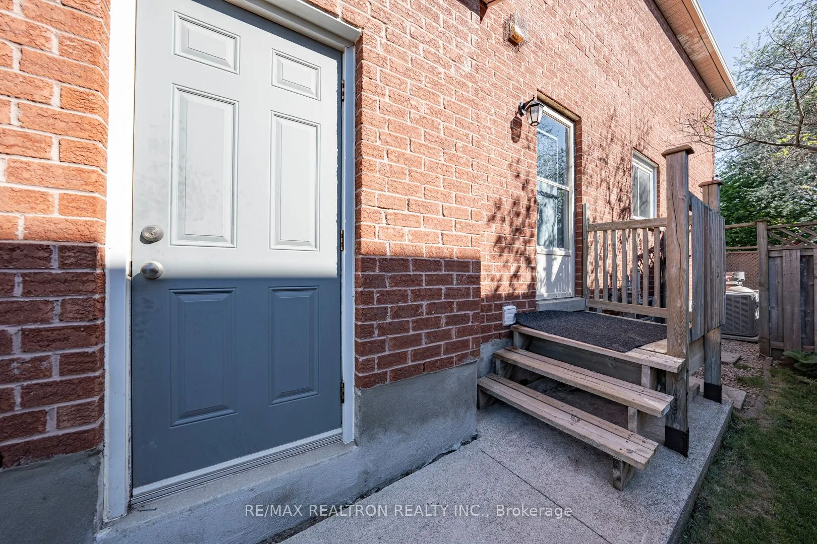 221 Old Orchard Circle