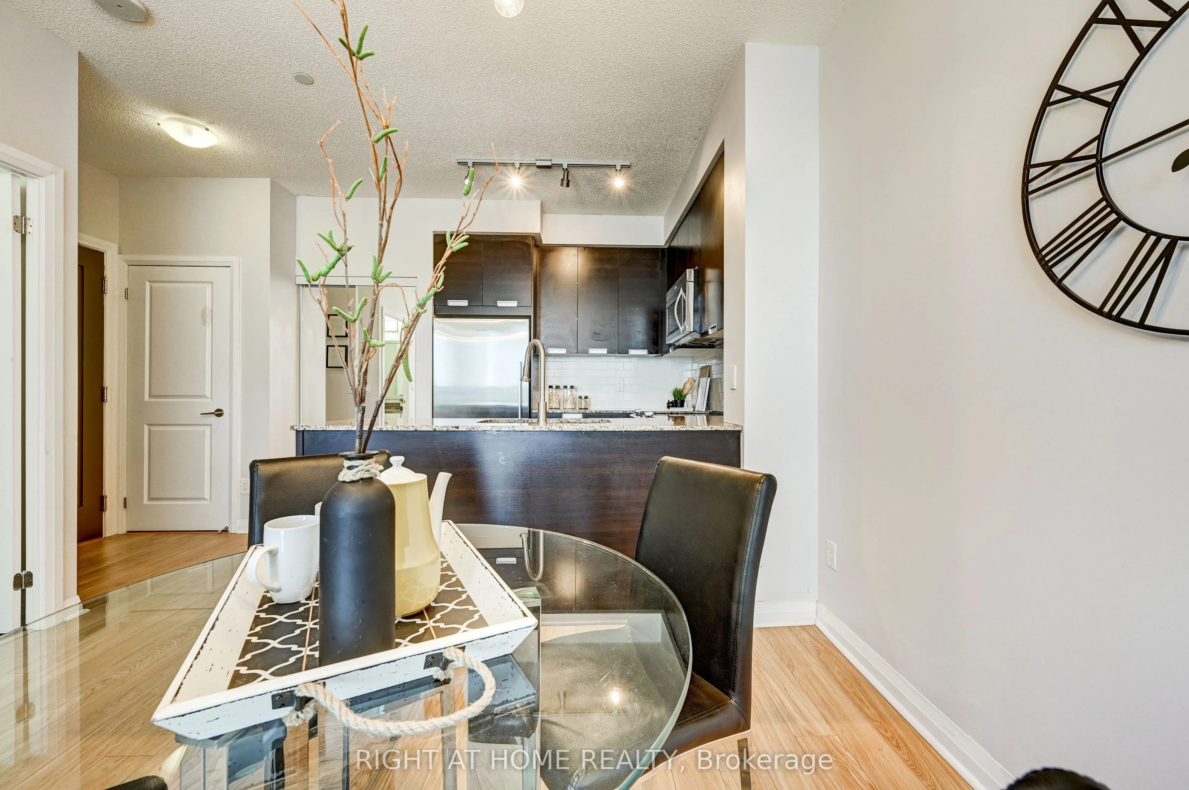 55 Eglinton Avenue W, #2001