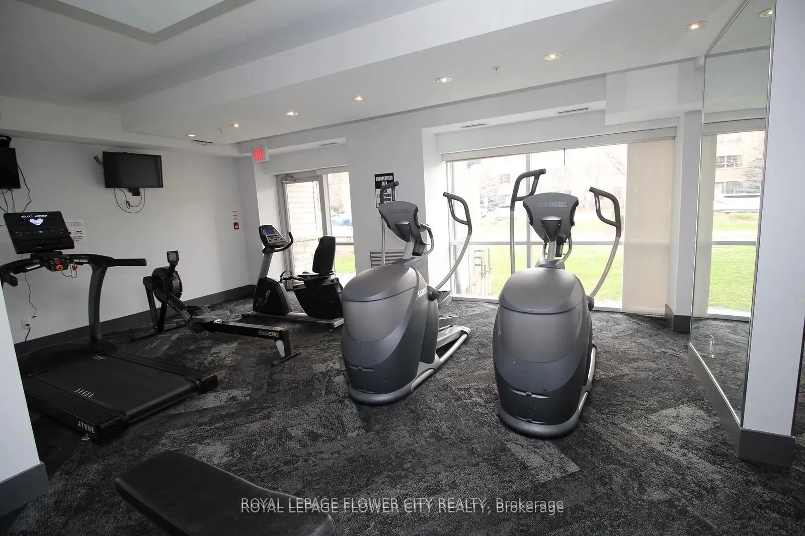 570 Lolita Gardens, #215