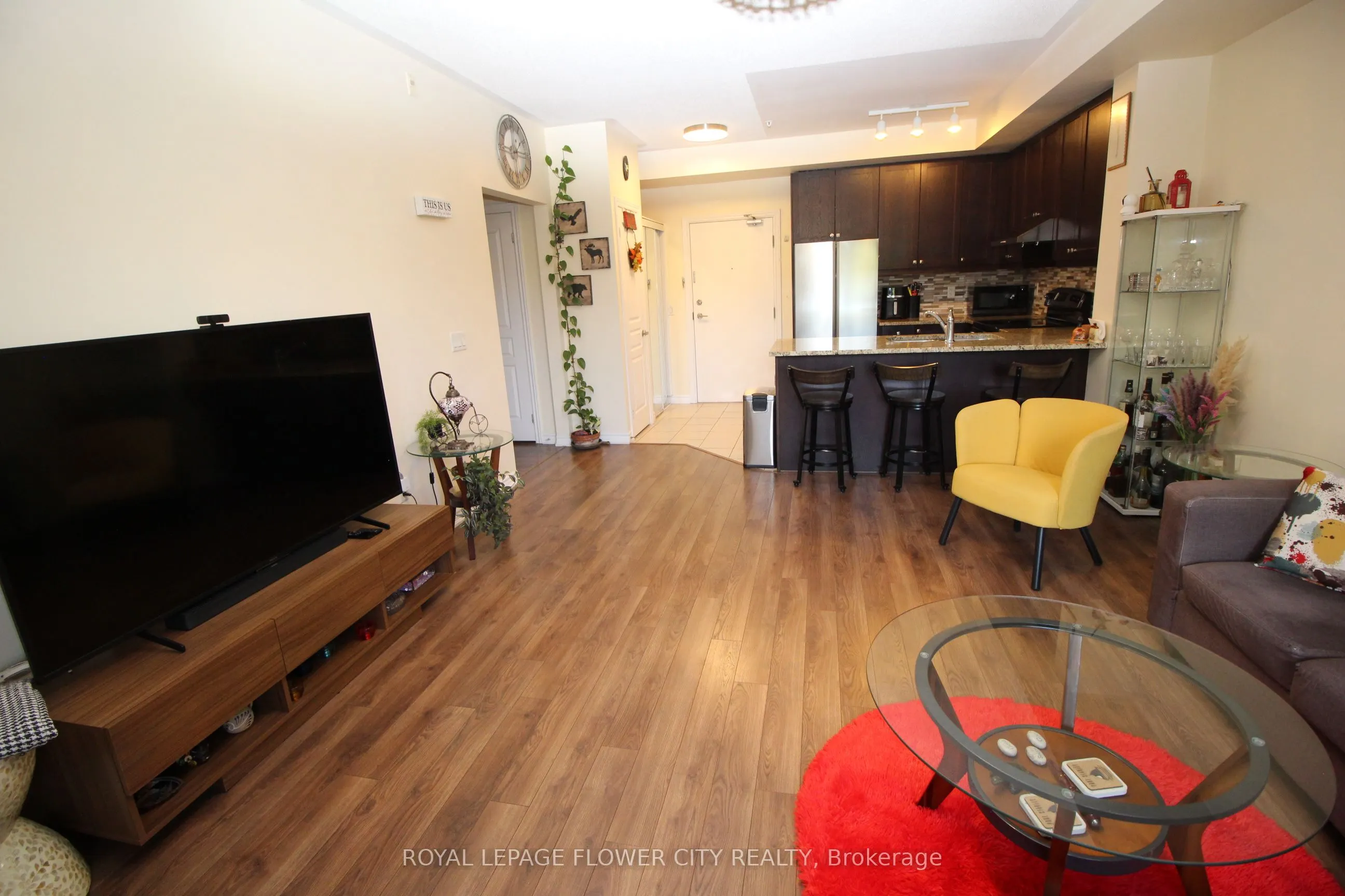 570 Lolita Gardens, #215