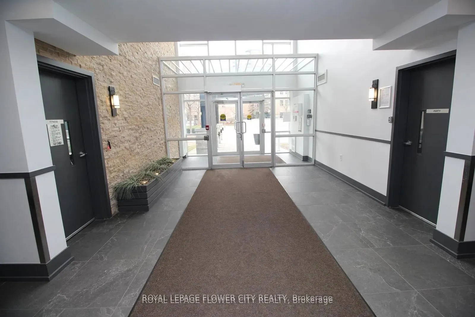570 Lolita Gardens, #215