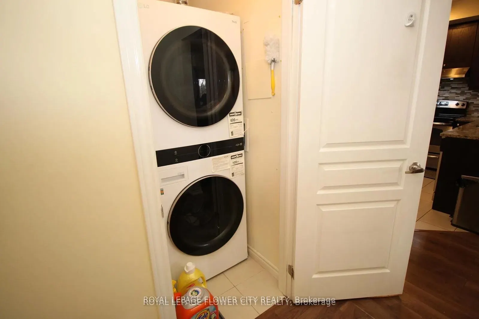 570 Lolita Gardens, #215