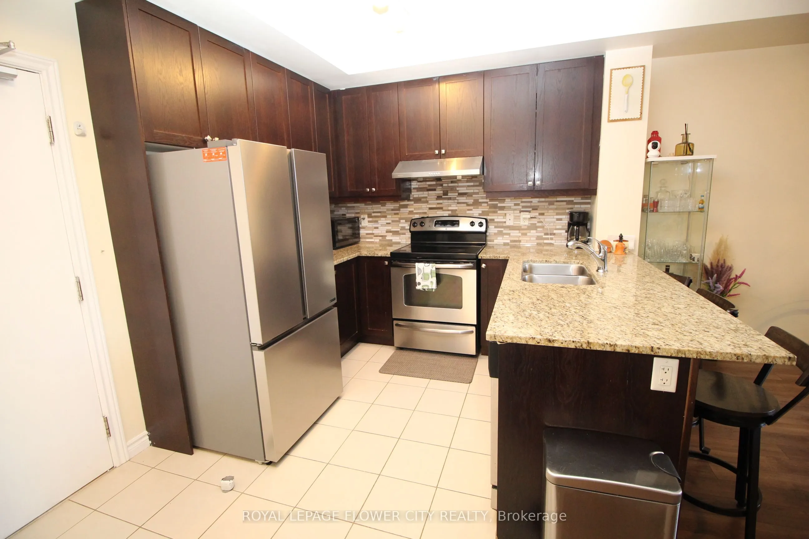 570 Lolita Gardens, #215