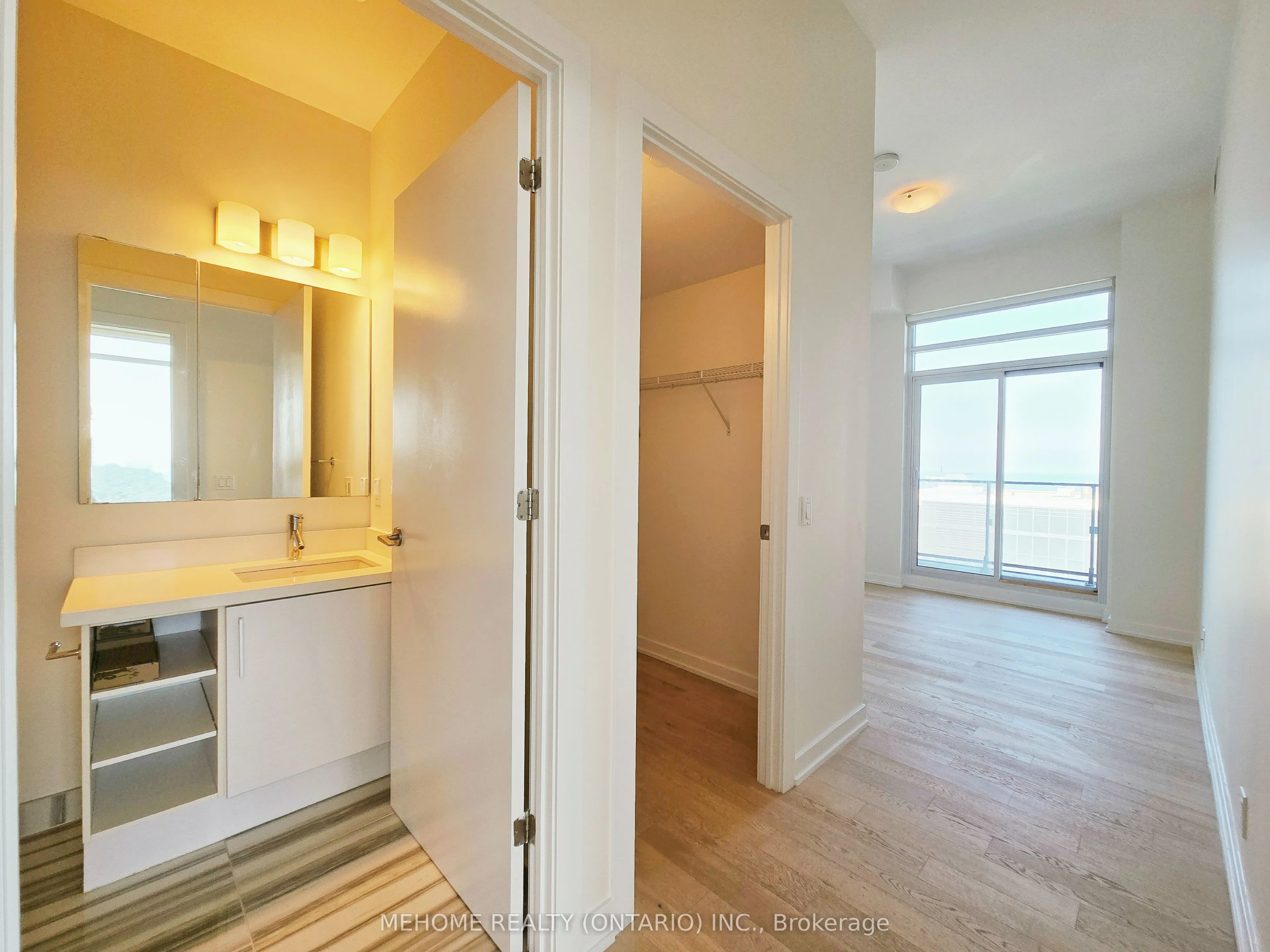 2220 Lakeshore Boulevard W, #Uph08