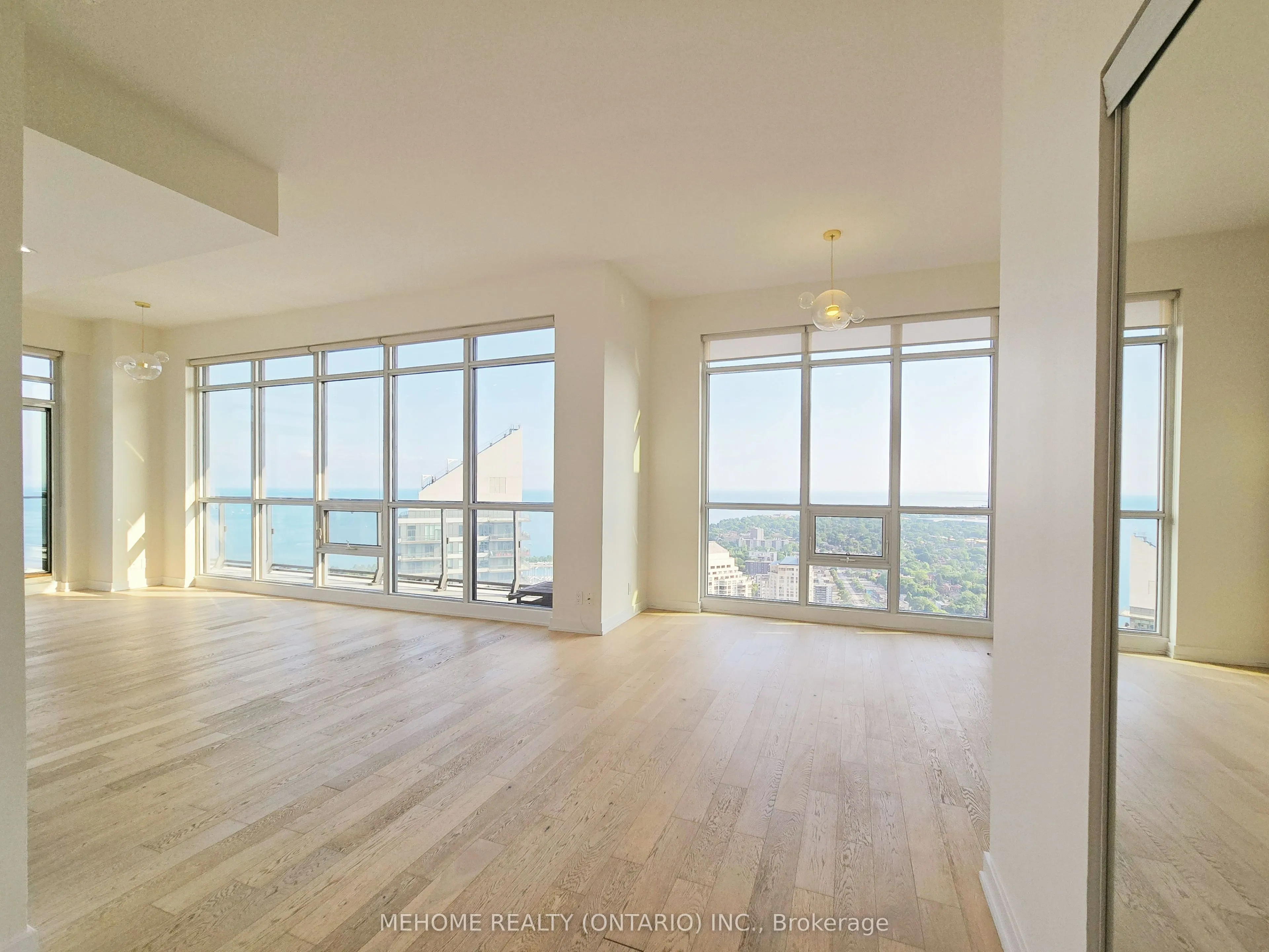 2220 Lakeshore Boulevard W, #Uph08