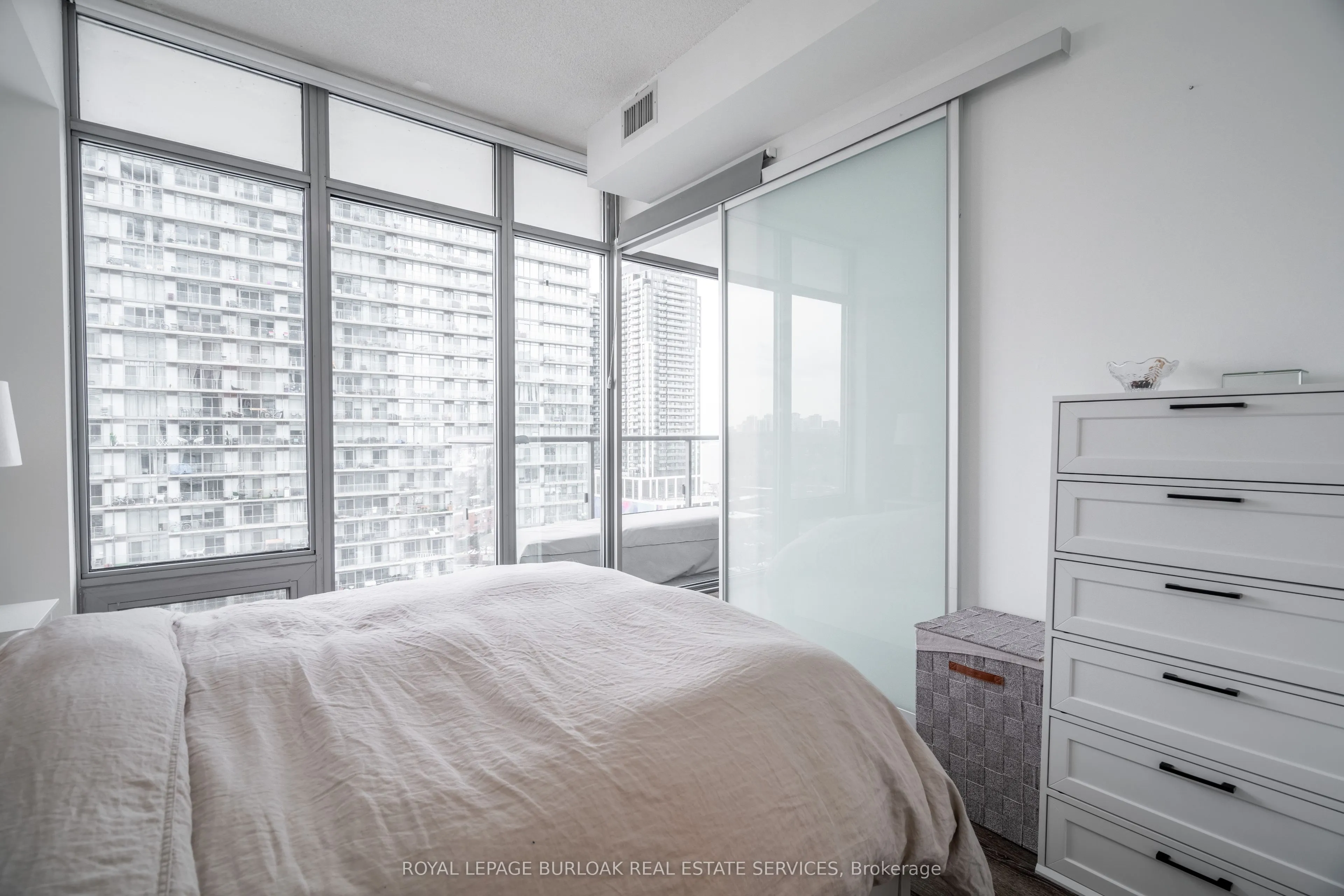 105 The Queensway, #1514