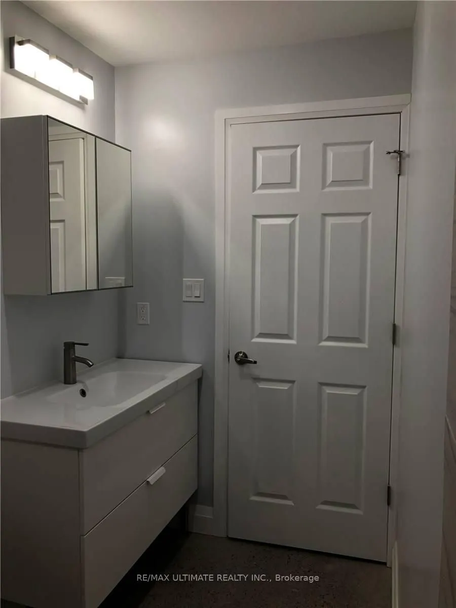 230 South Kingsway, #9