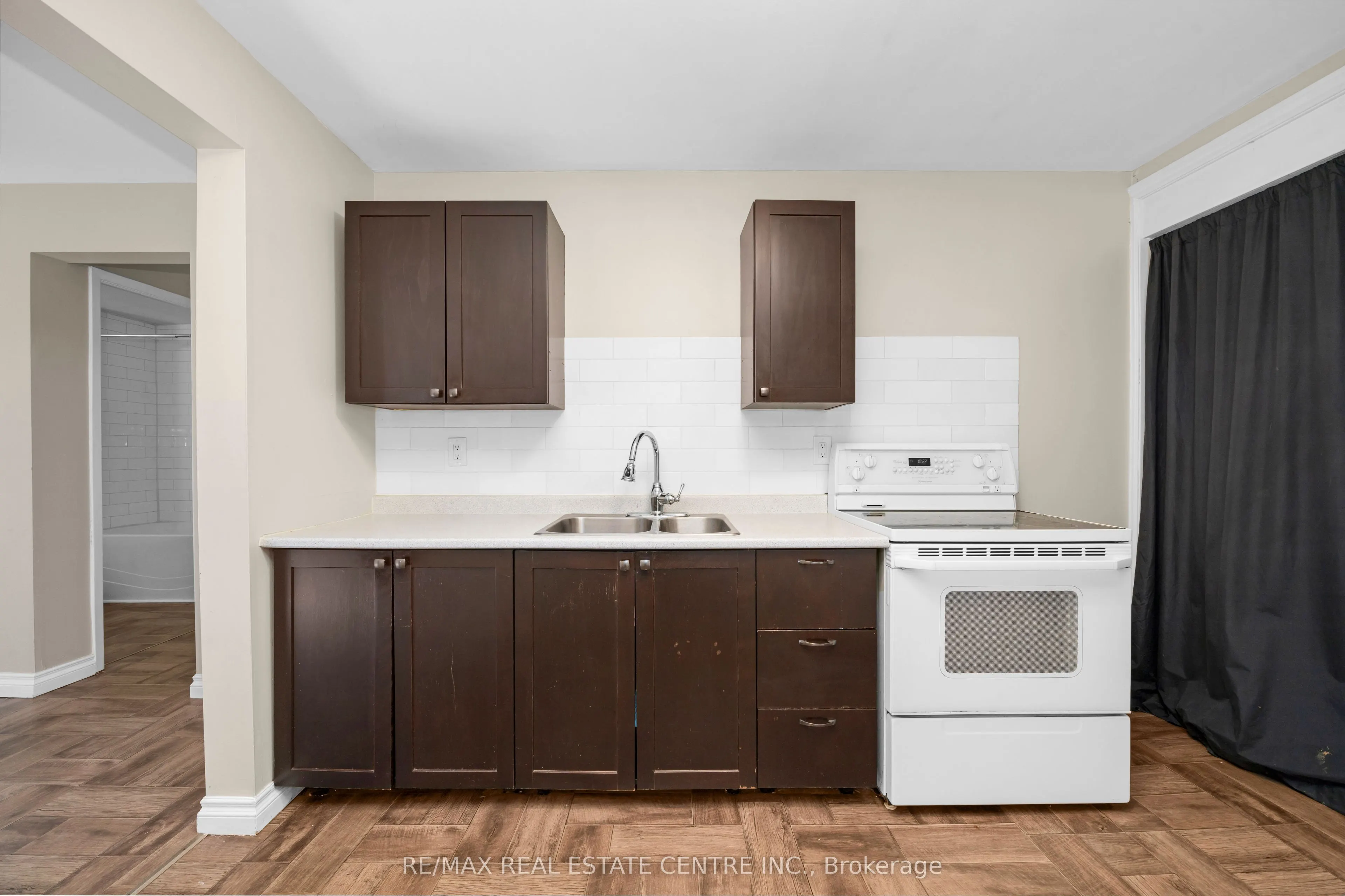 5 Ontario Street, #2