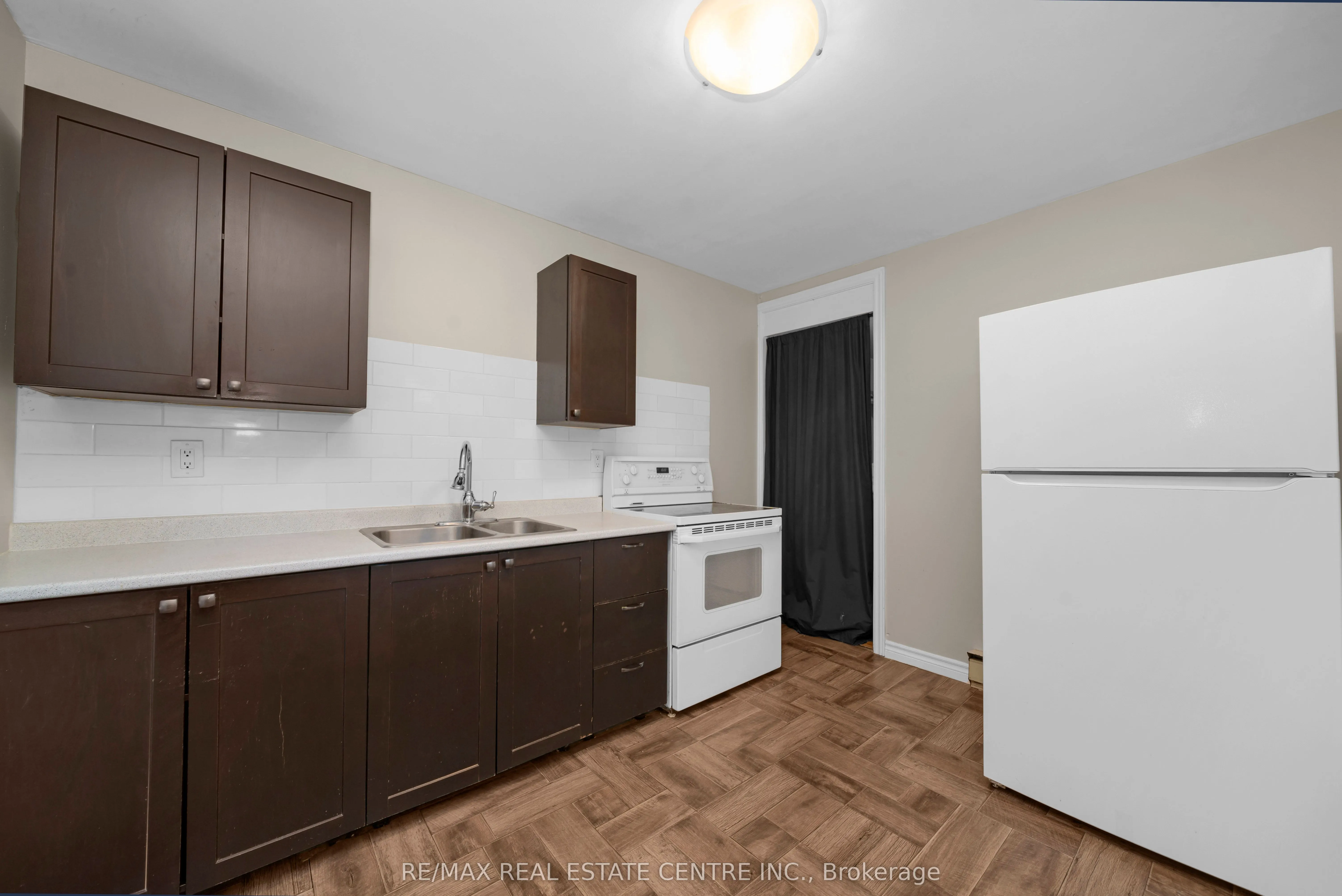 5 Ontario Street, #2