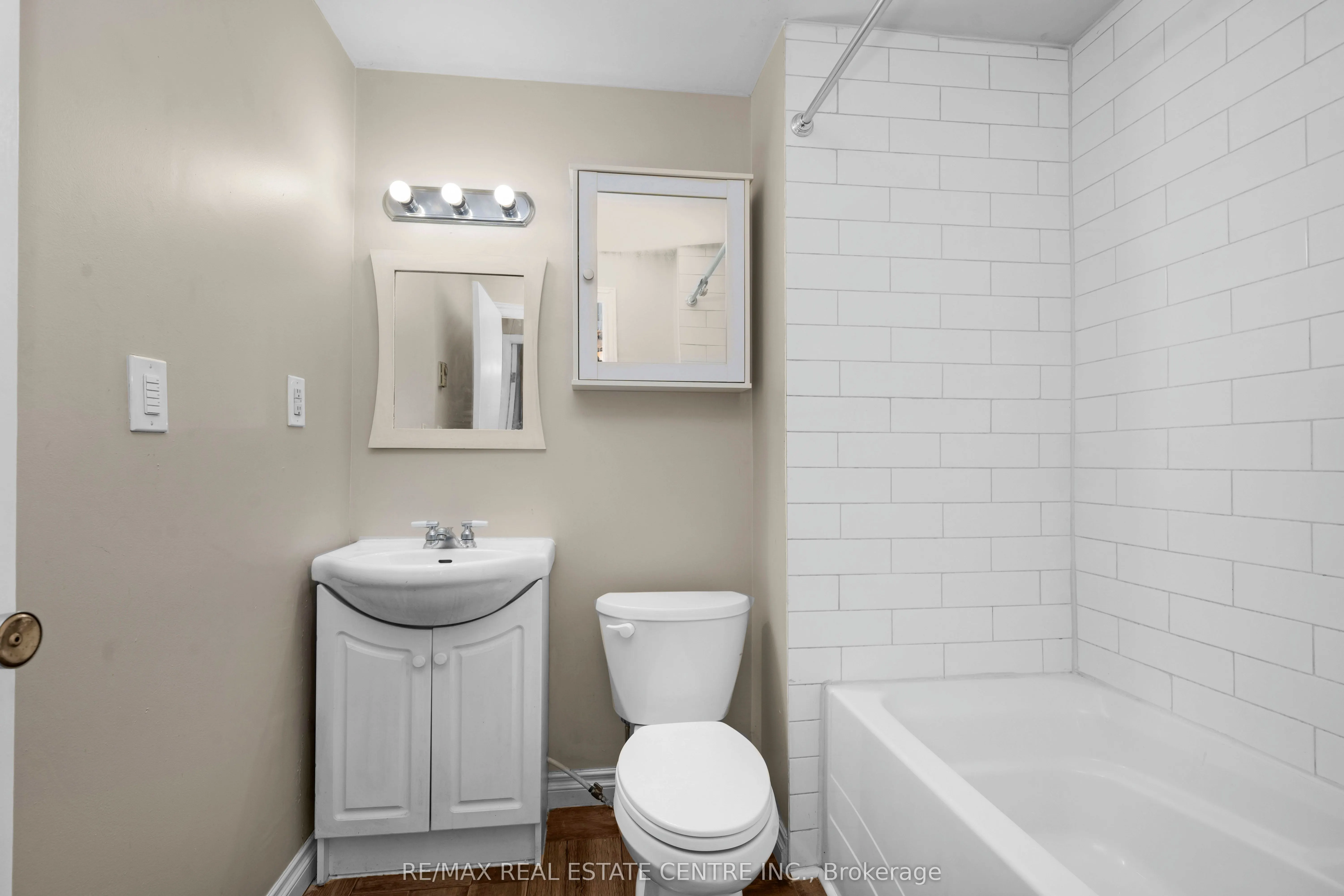 5 Ontario Street, #2