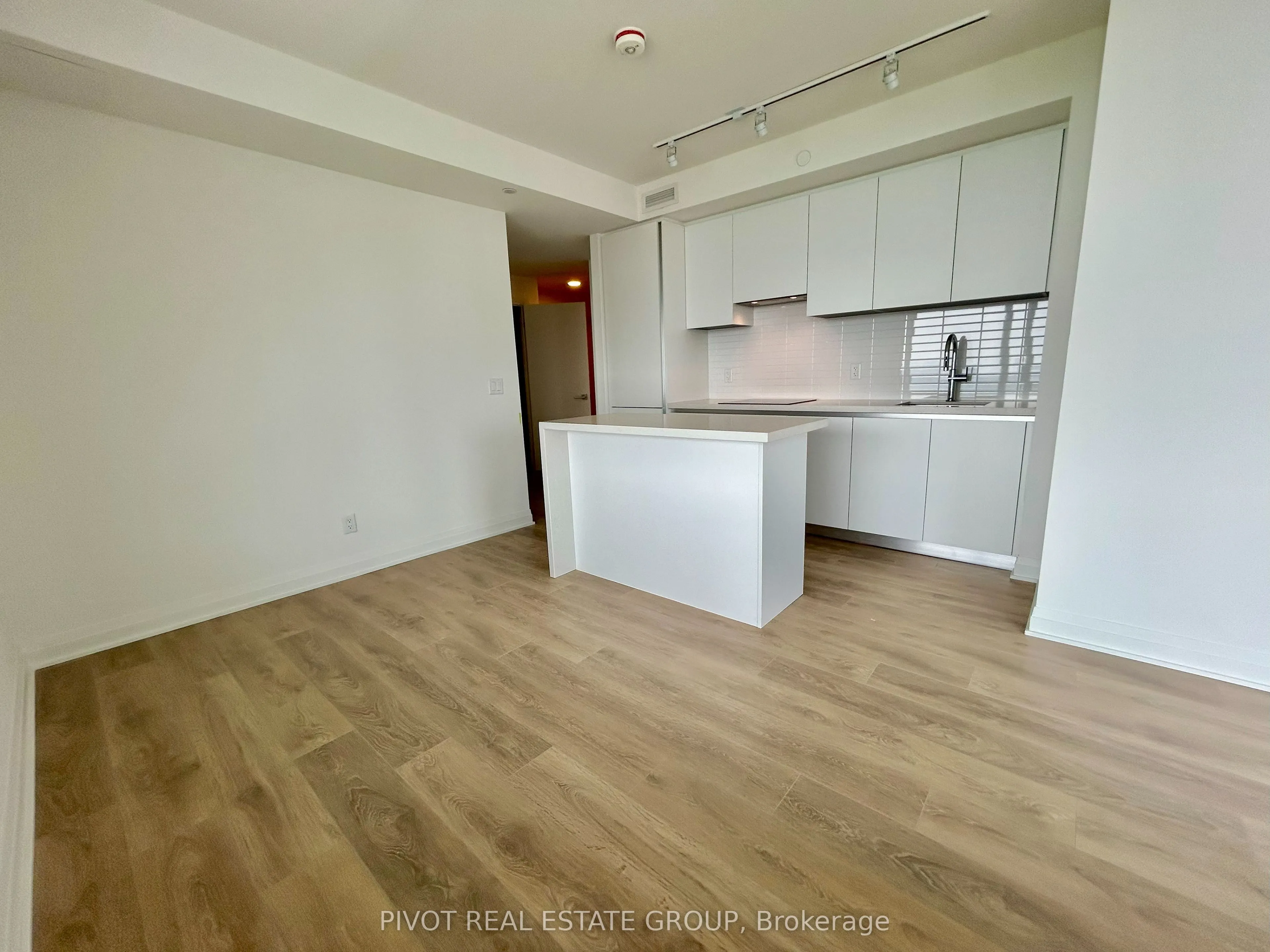 4015 The Exchange, #1202