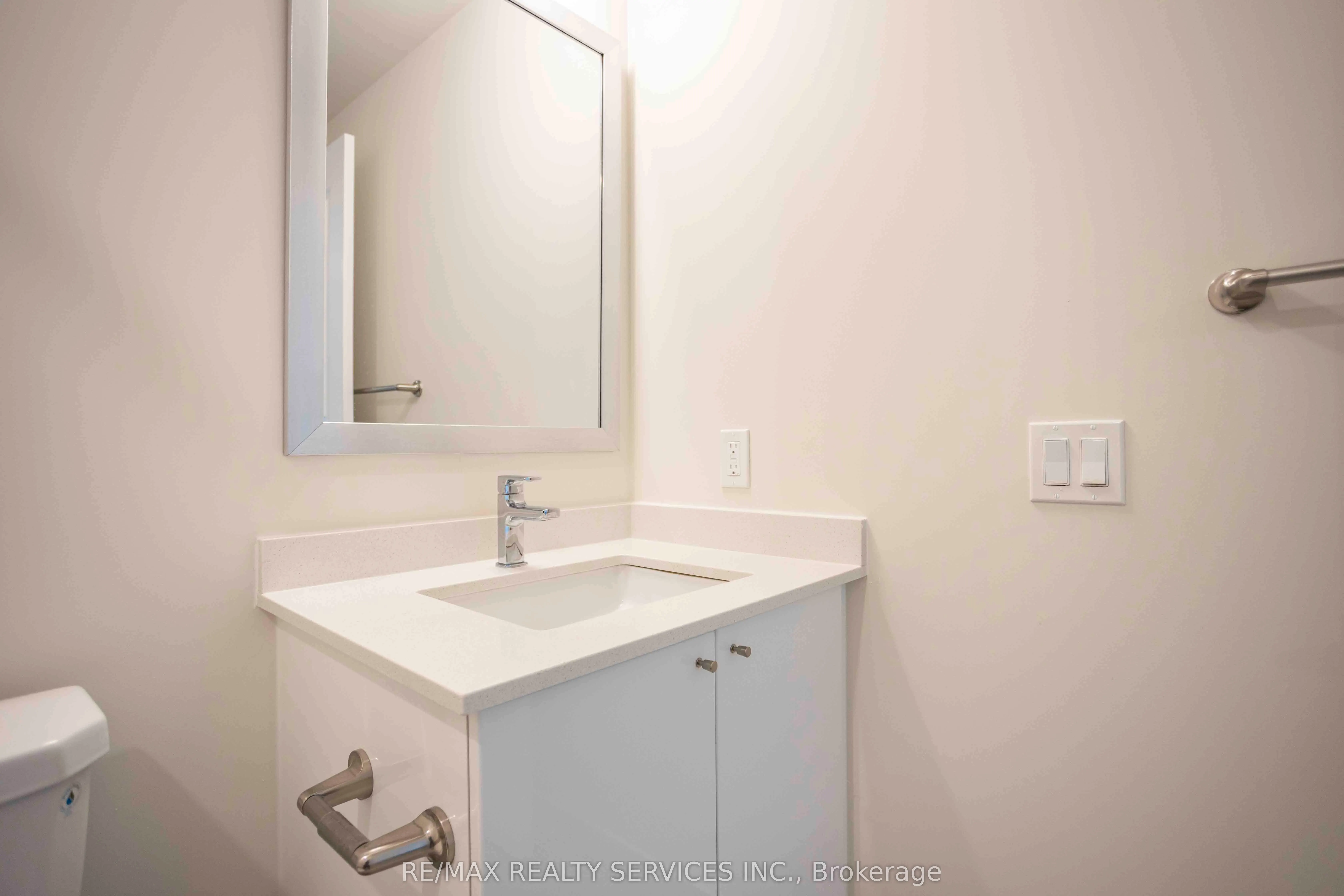 35 Watergarden Drive W, #1215