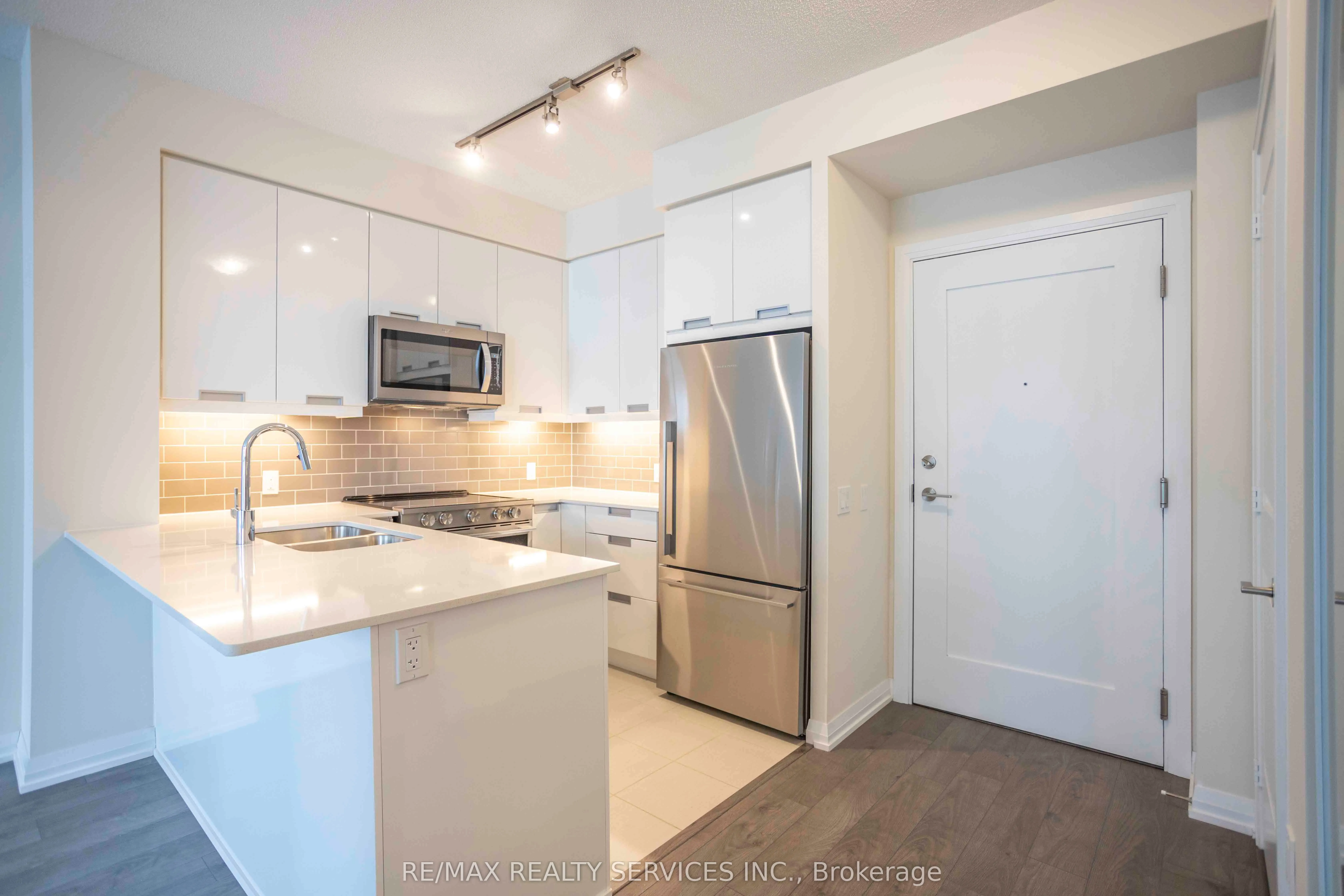 35 Watergarden Drive W, #1215