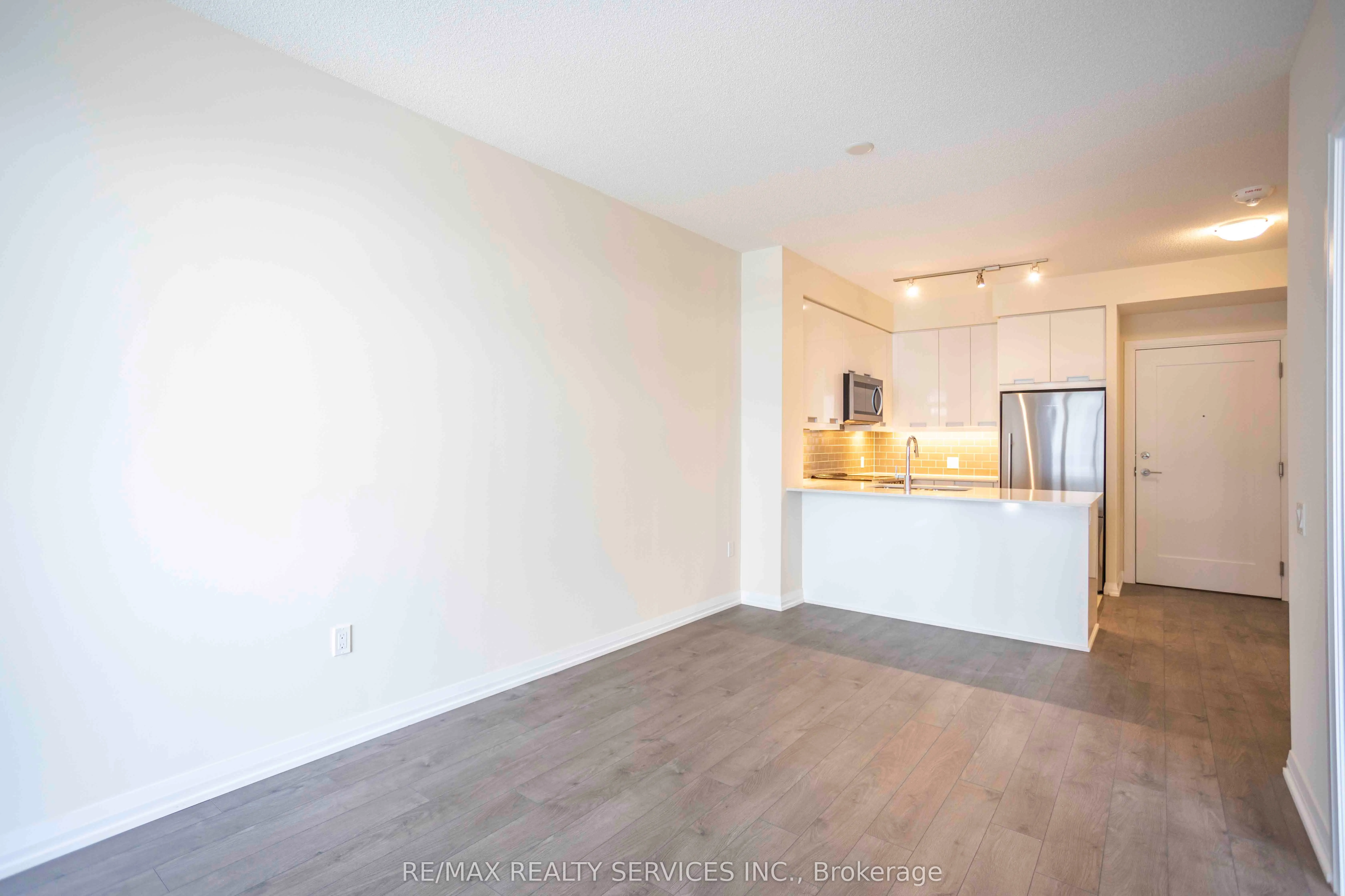 35 Watergarden Drive W, #1215
