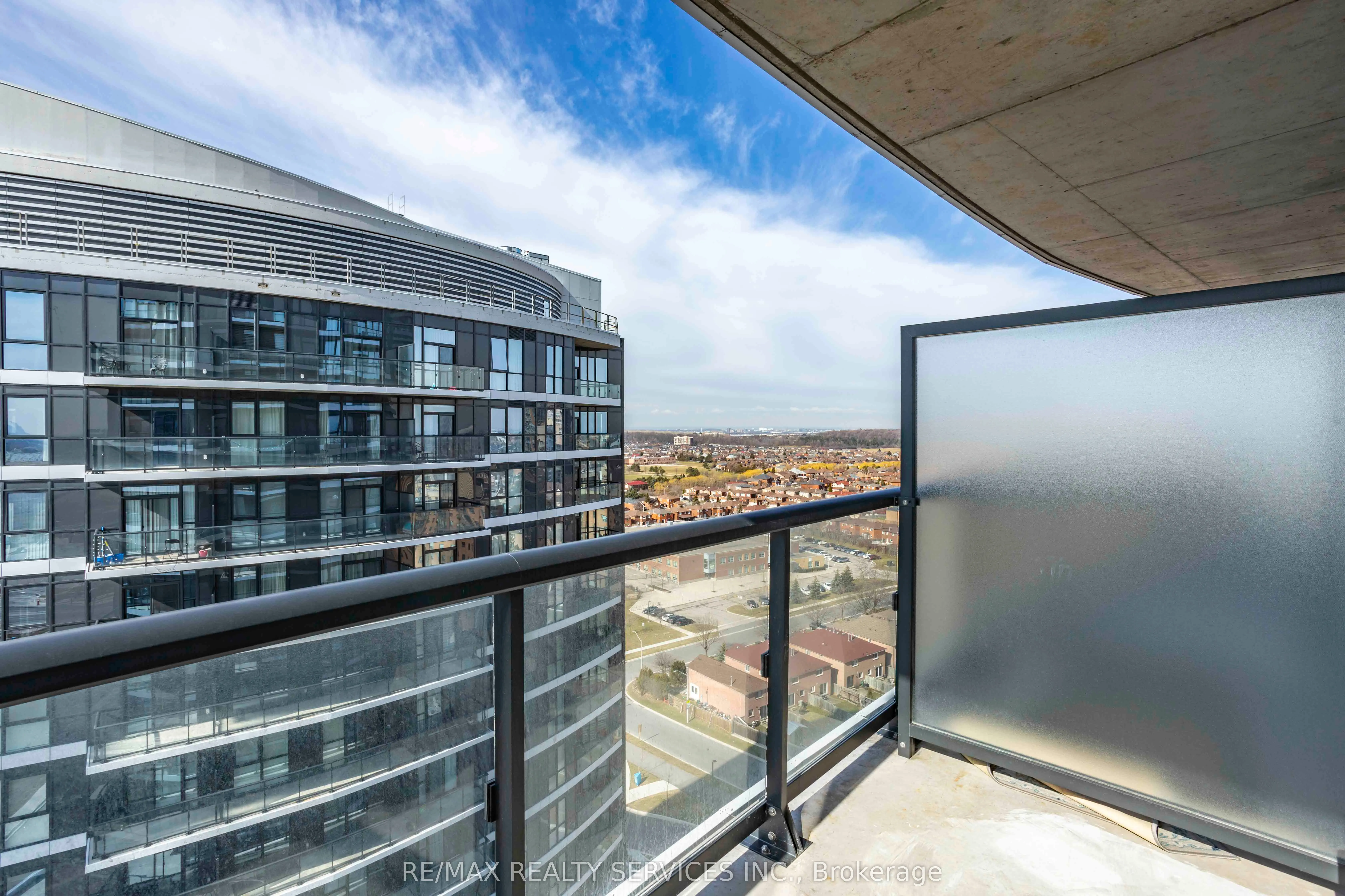 35 Watergarden Drive W, #1215