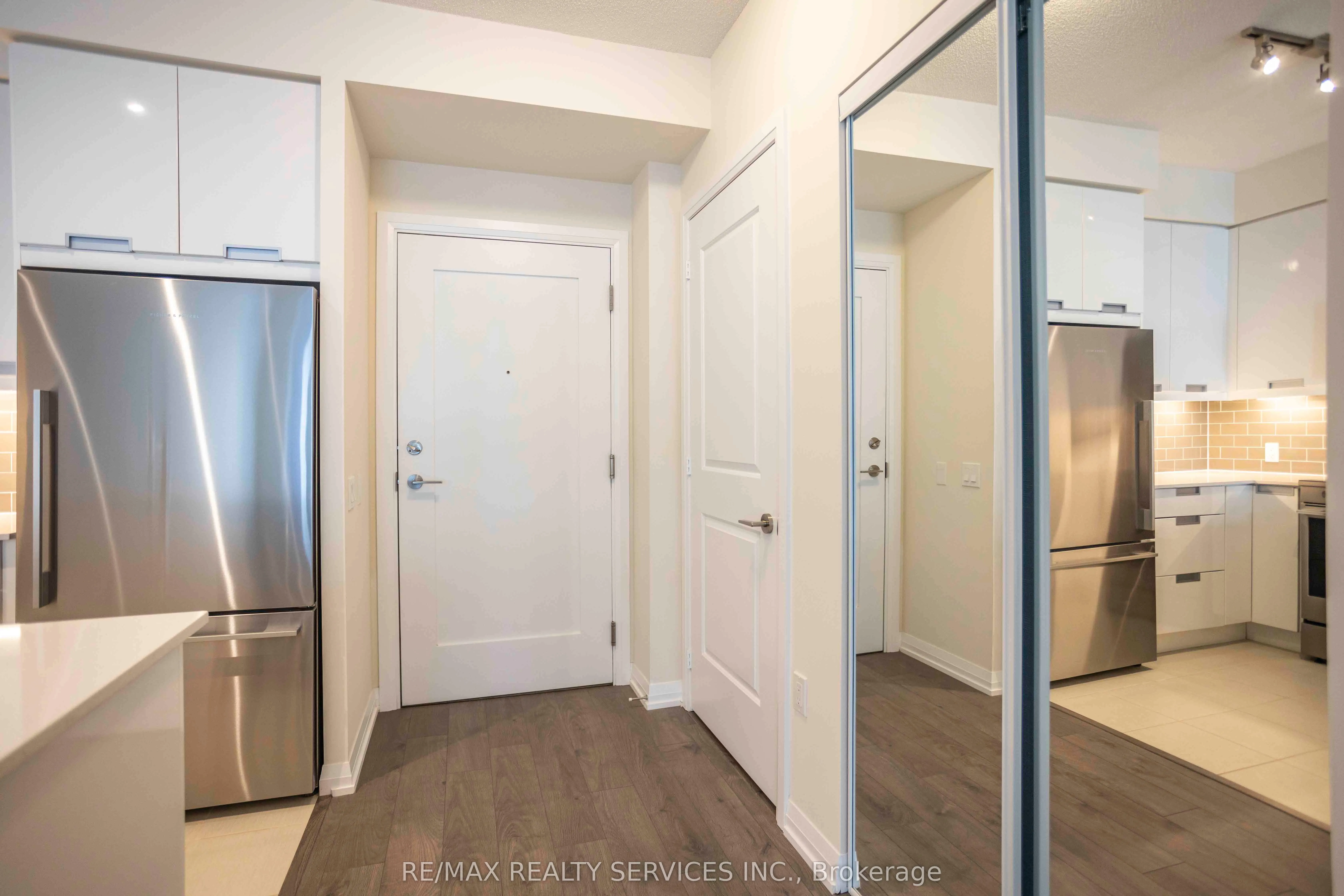 35 Watergarden Drive W, #1215