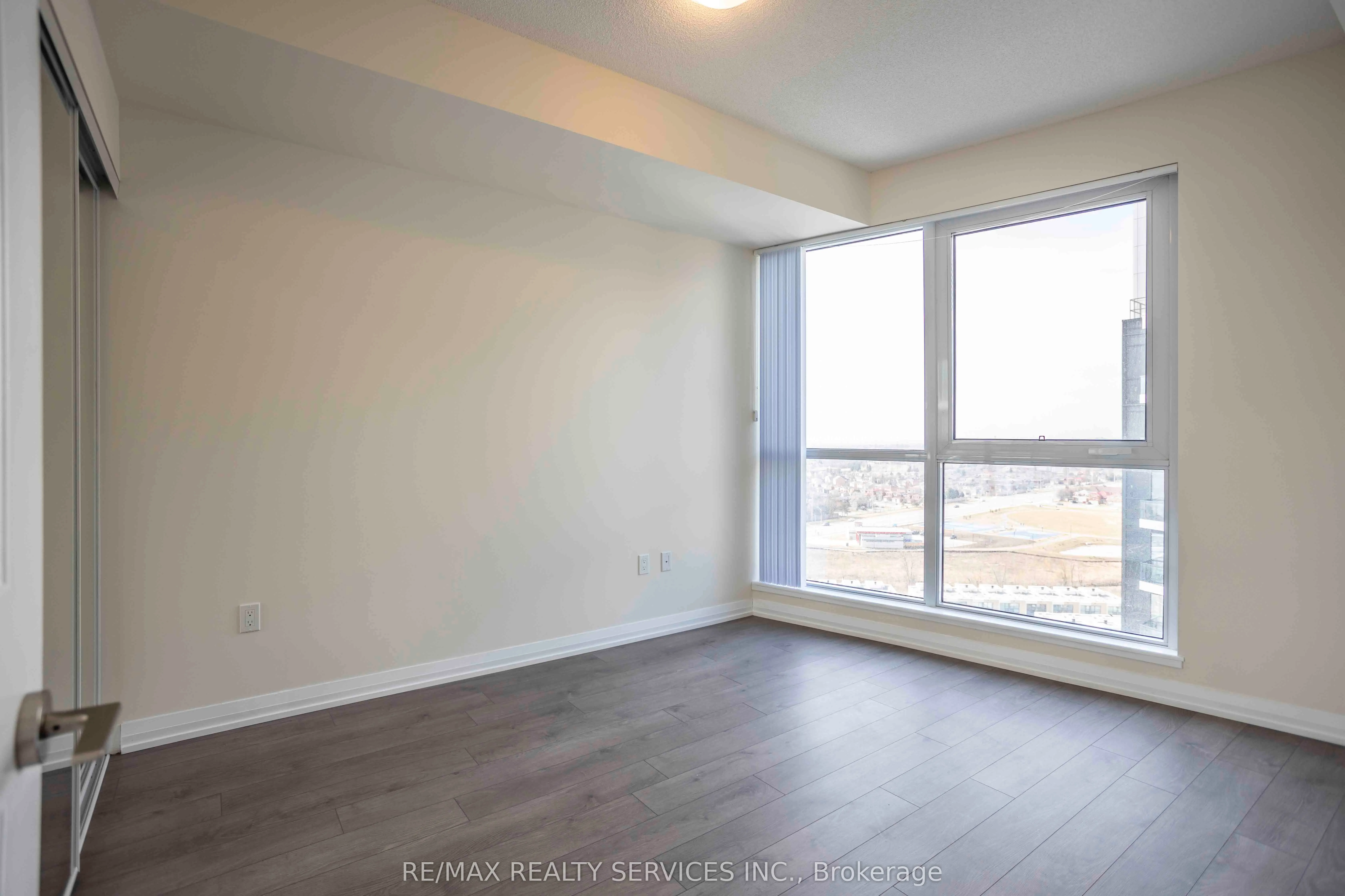 35 Watergarden Drive W, #1215