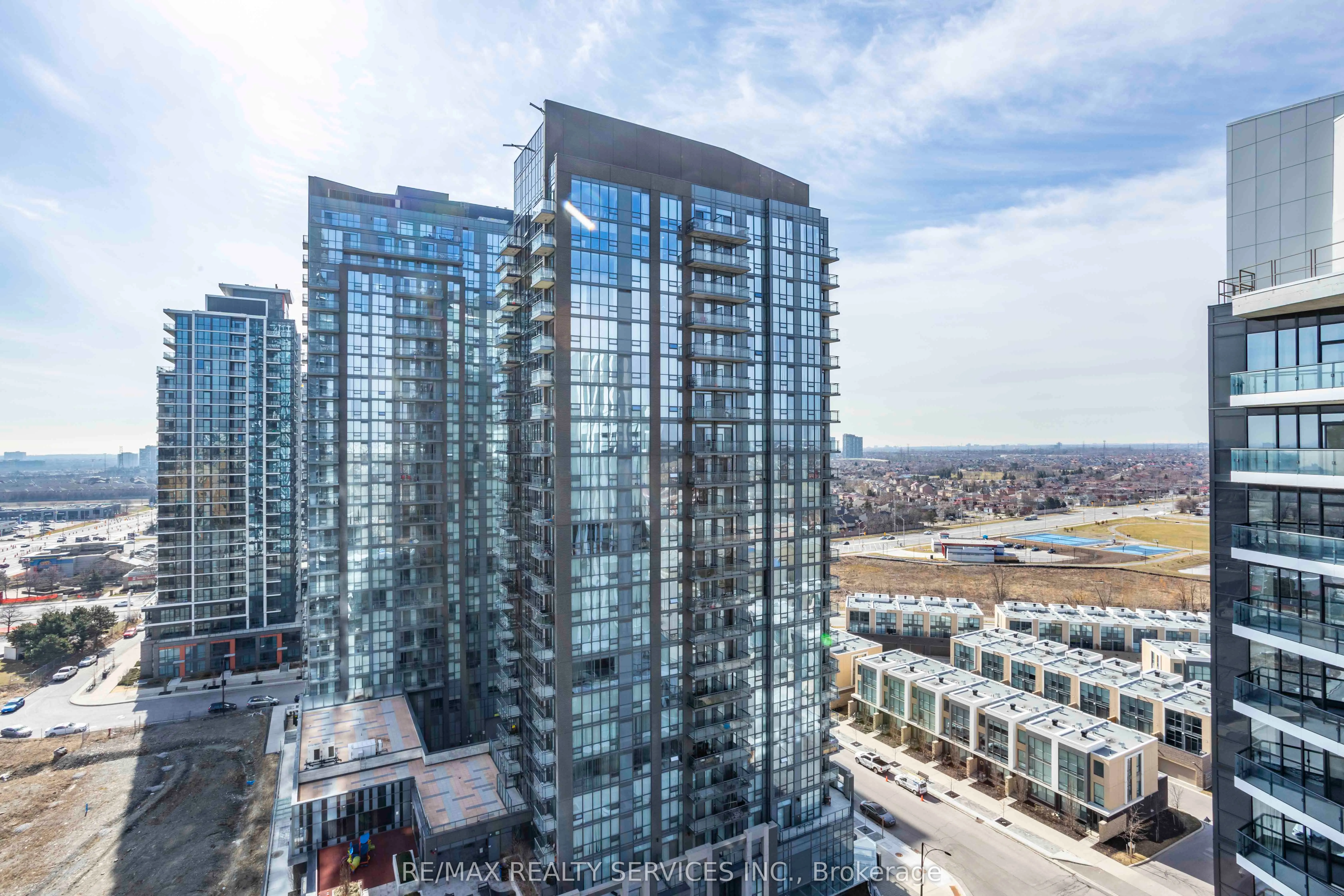 35 Watergarden Drive W, #1215
