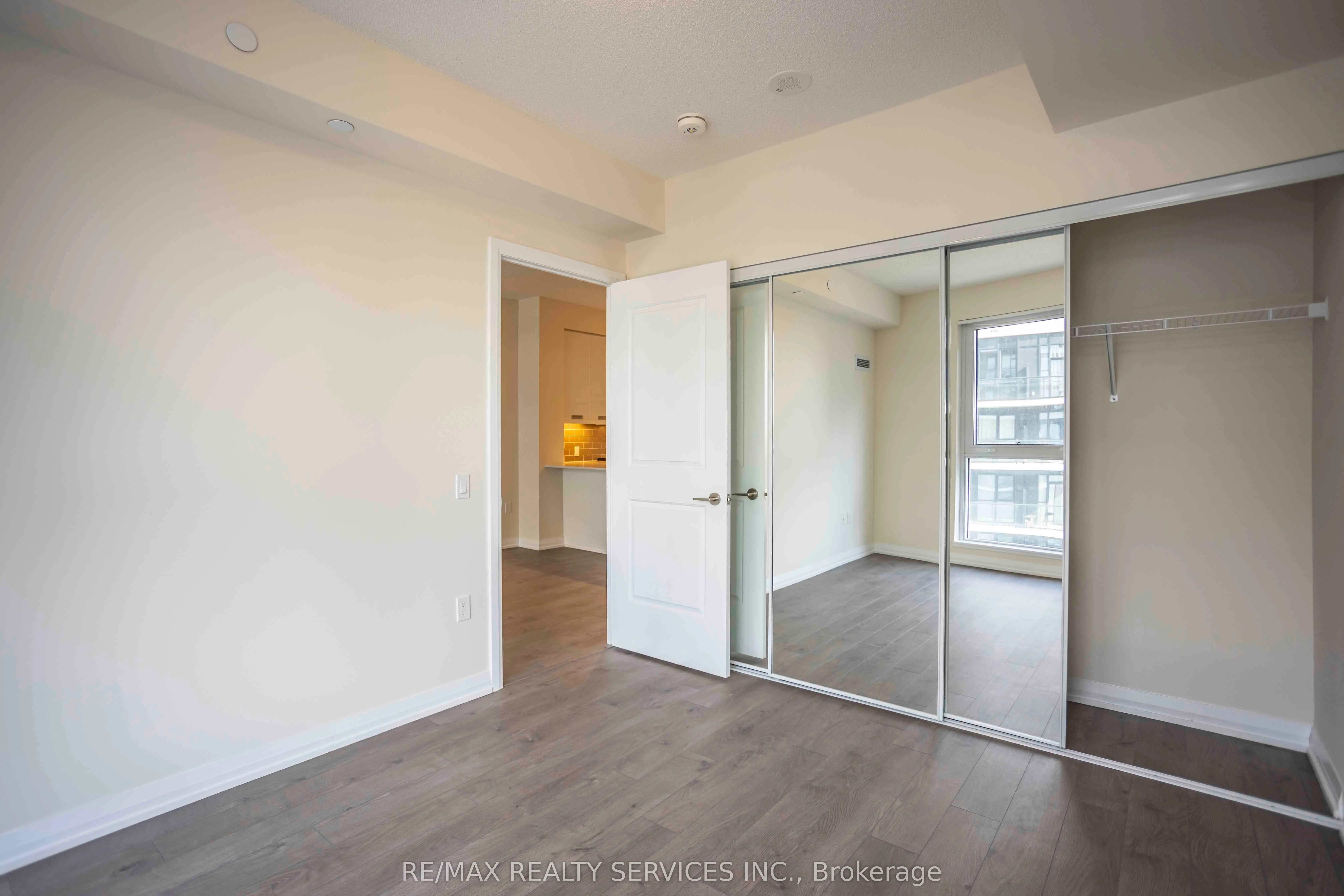 35 Watergarden Drive W, #1215