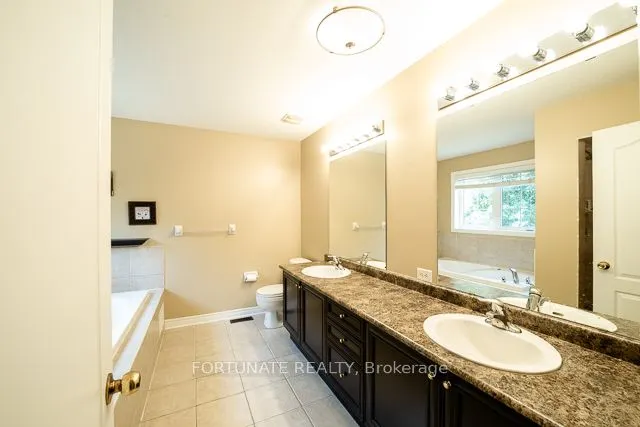 5167 Misty Pine Crescent