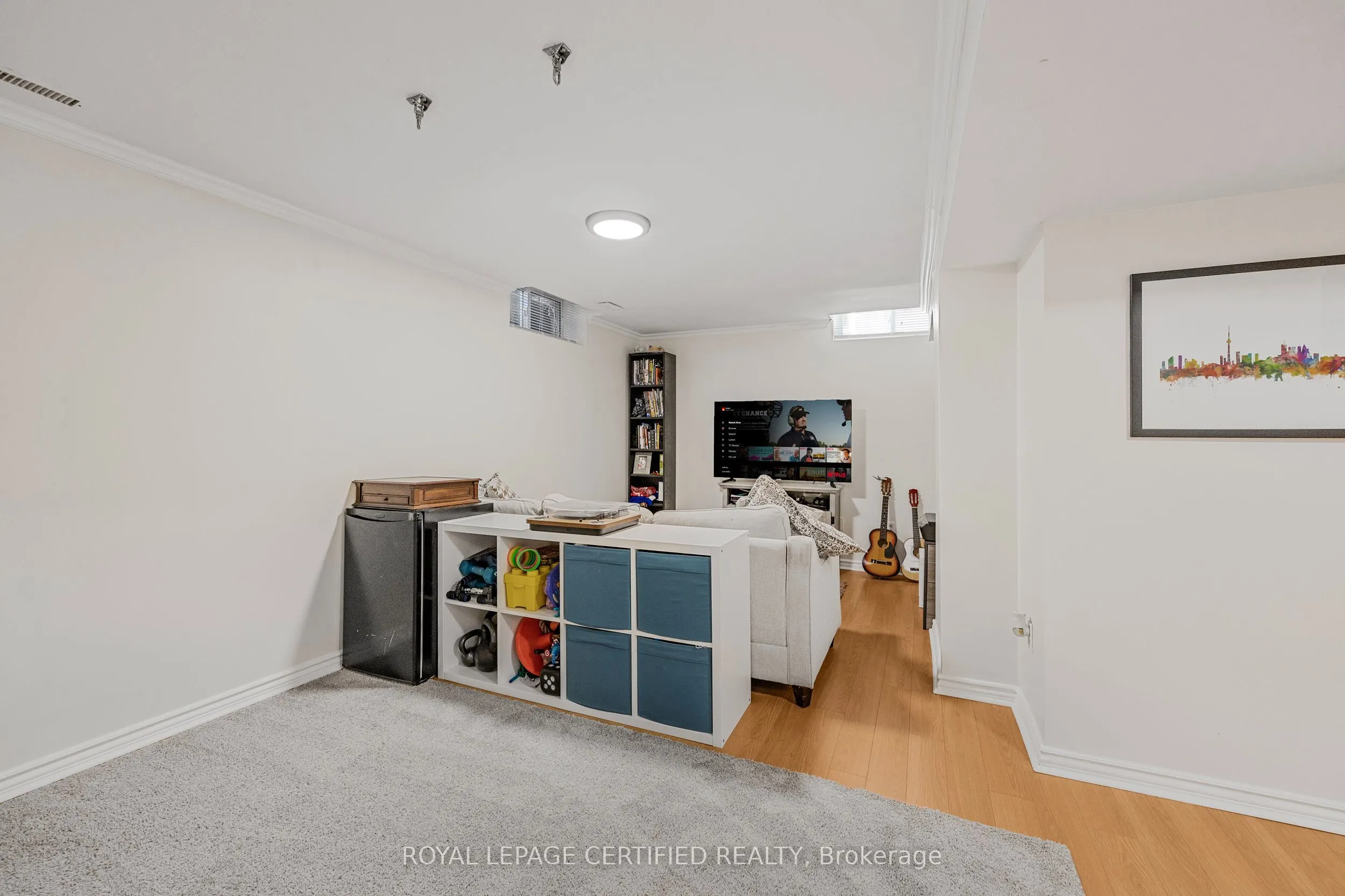 84 Colbourne Crescent